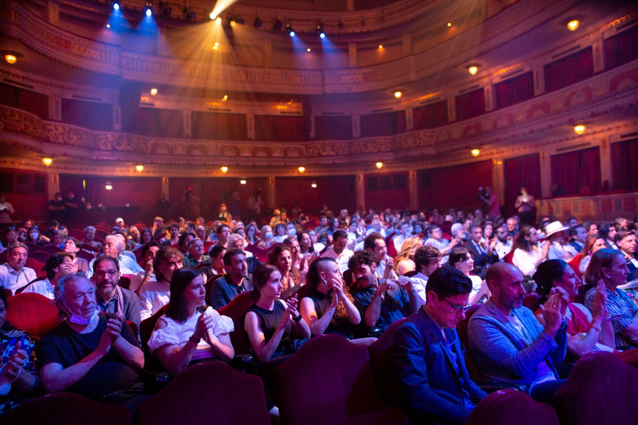 Asistentes durante la presentación de la Bienal de Sevilla, este miércoles.   LOLO VASCO