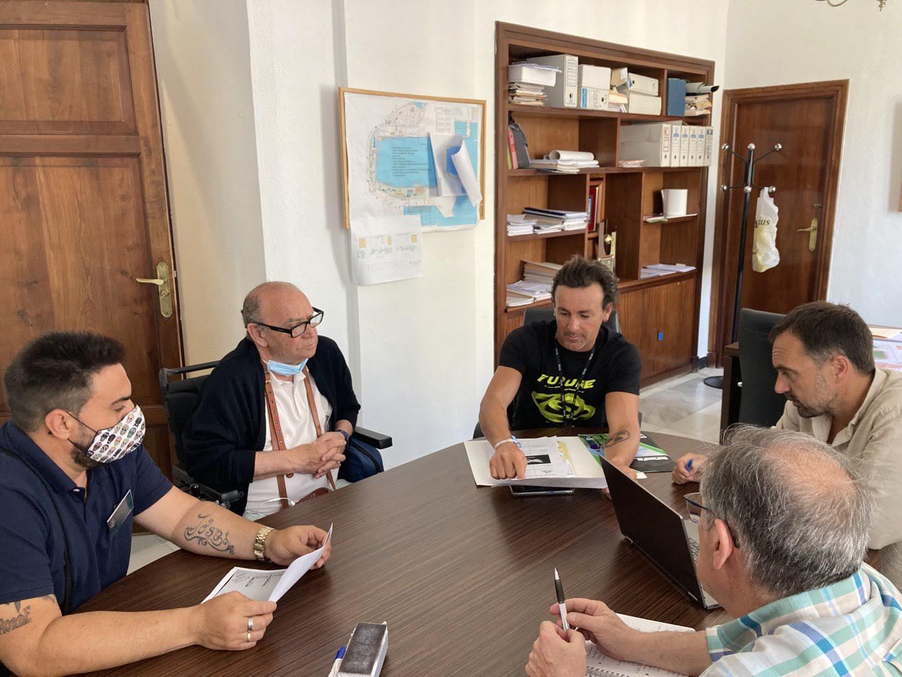 Reunión entre la Asociación de Vecinos de Astilleros y el Ayuntamiento de Cádiz.