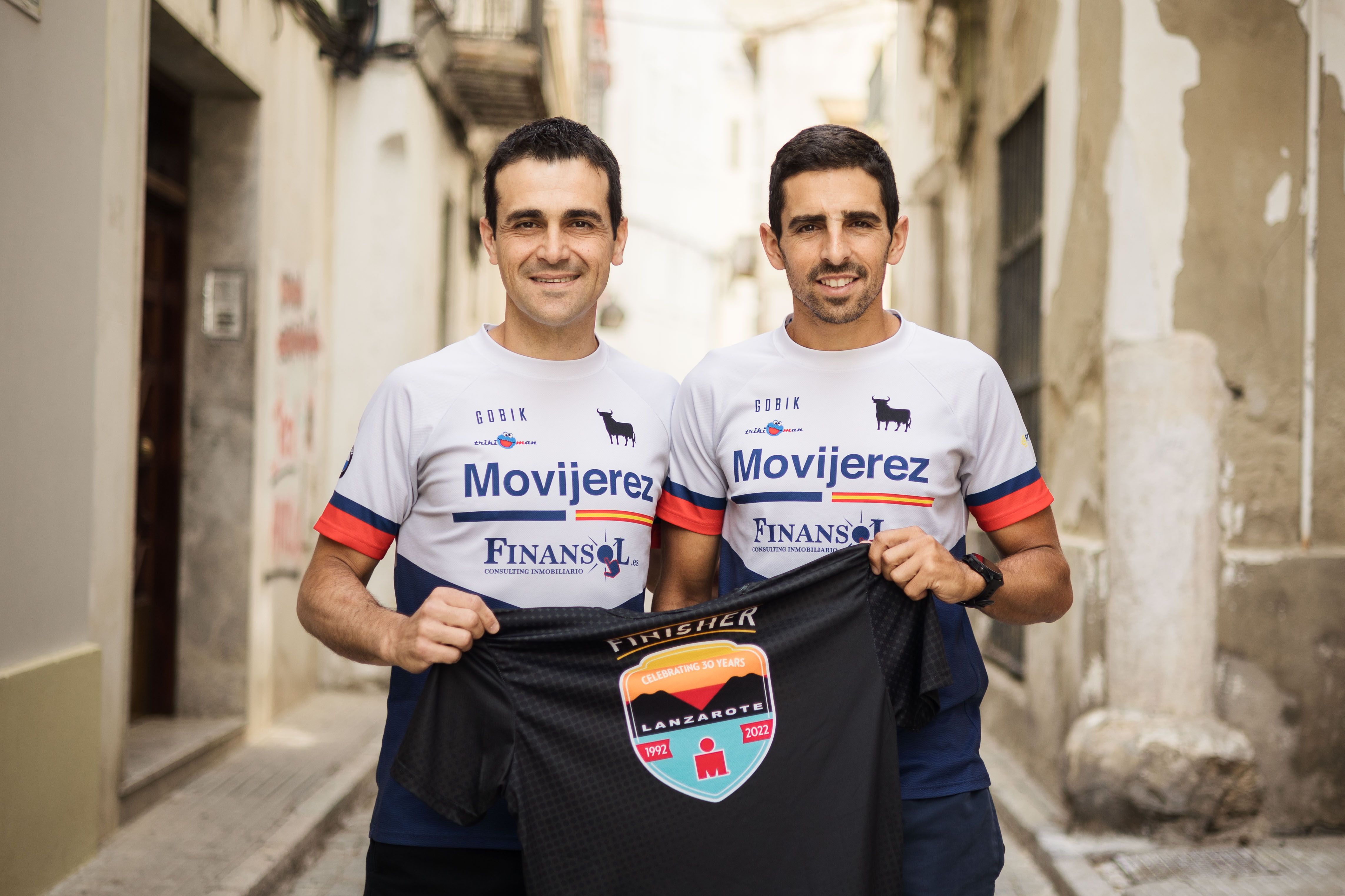 Álvaro Gil (izquierda) y Manuel Jesús Sánchez (derecha) son triatletas y hacen 'Ironman'.
