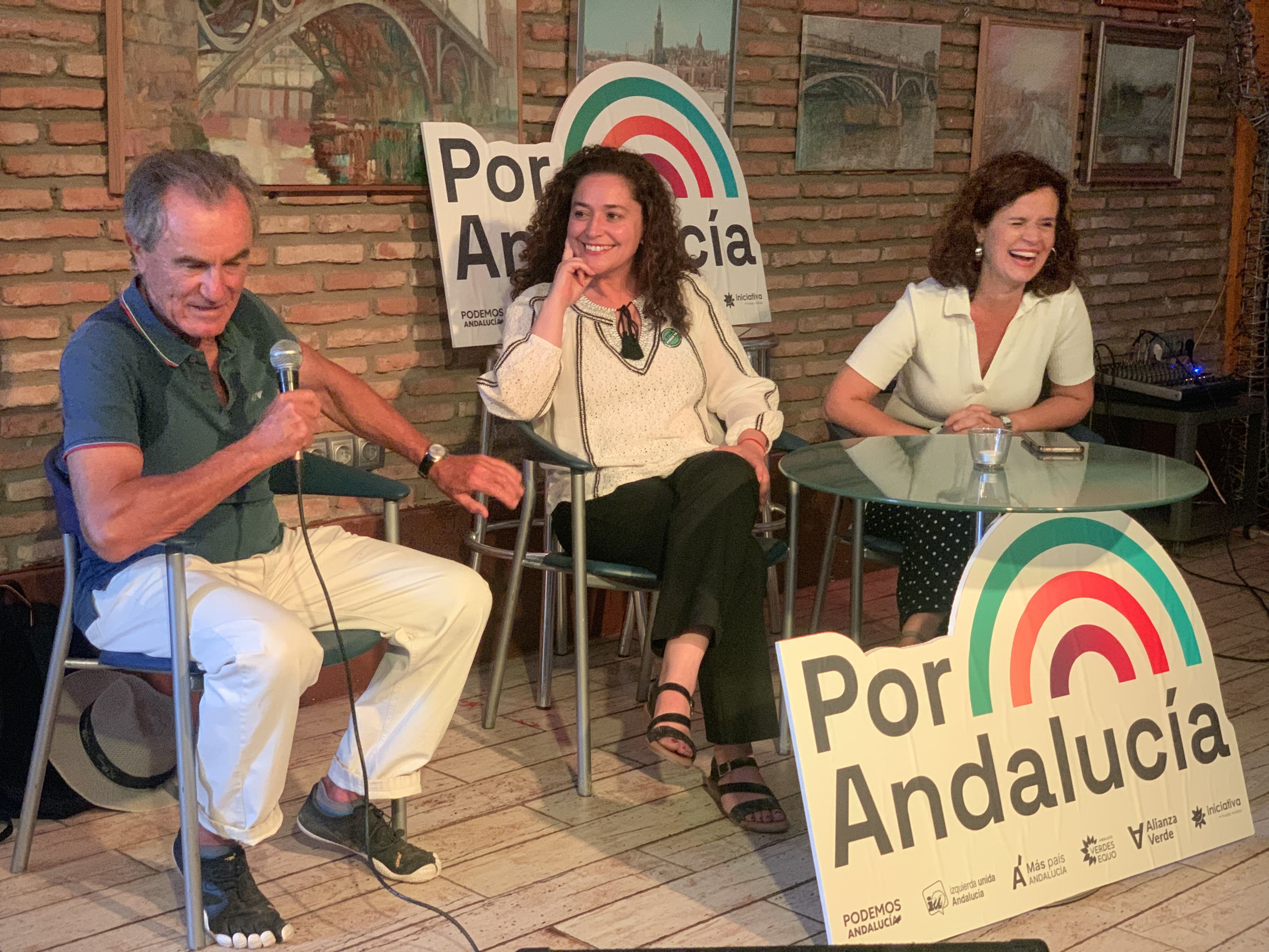 Inmaculada Nieto (IU), Esperanza Gómez (Más País) y Javier Pérez Royo en el acto de Por Andalucía.