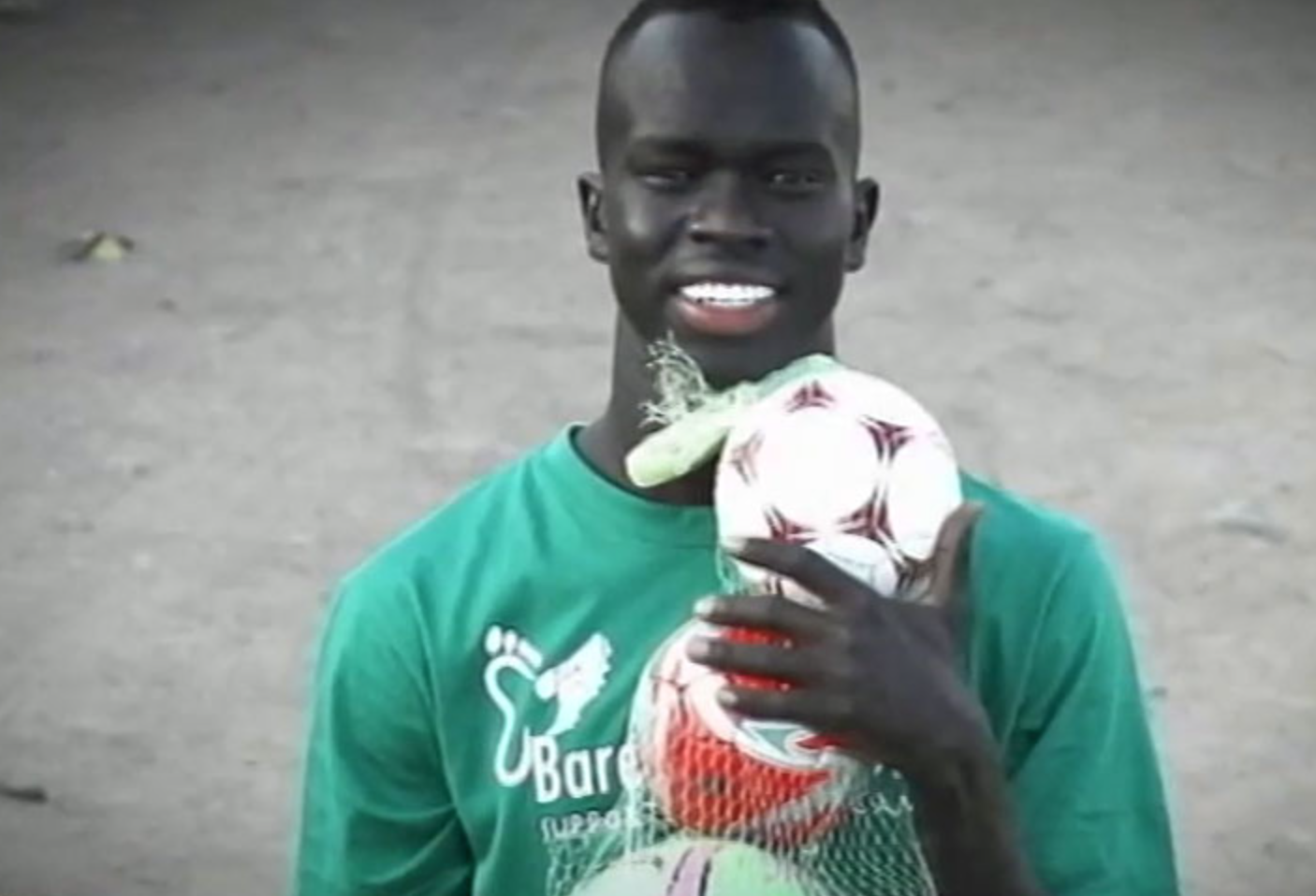  Awer Mabil es delantero internacional por Australia y se ha convertido en el primer fichaje de la temporada con el Cádiz.