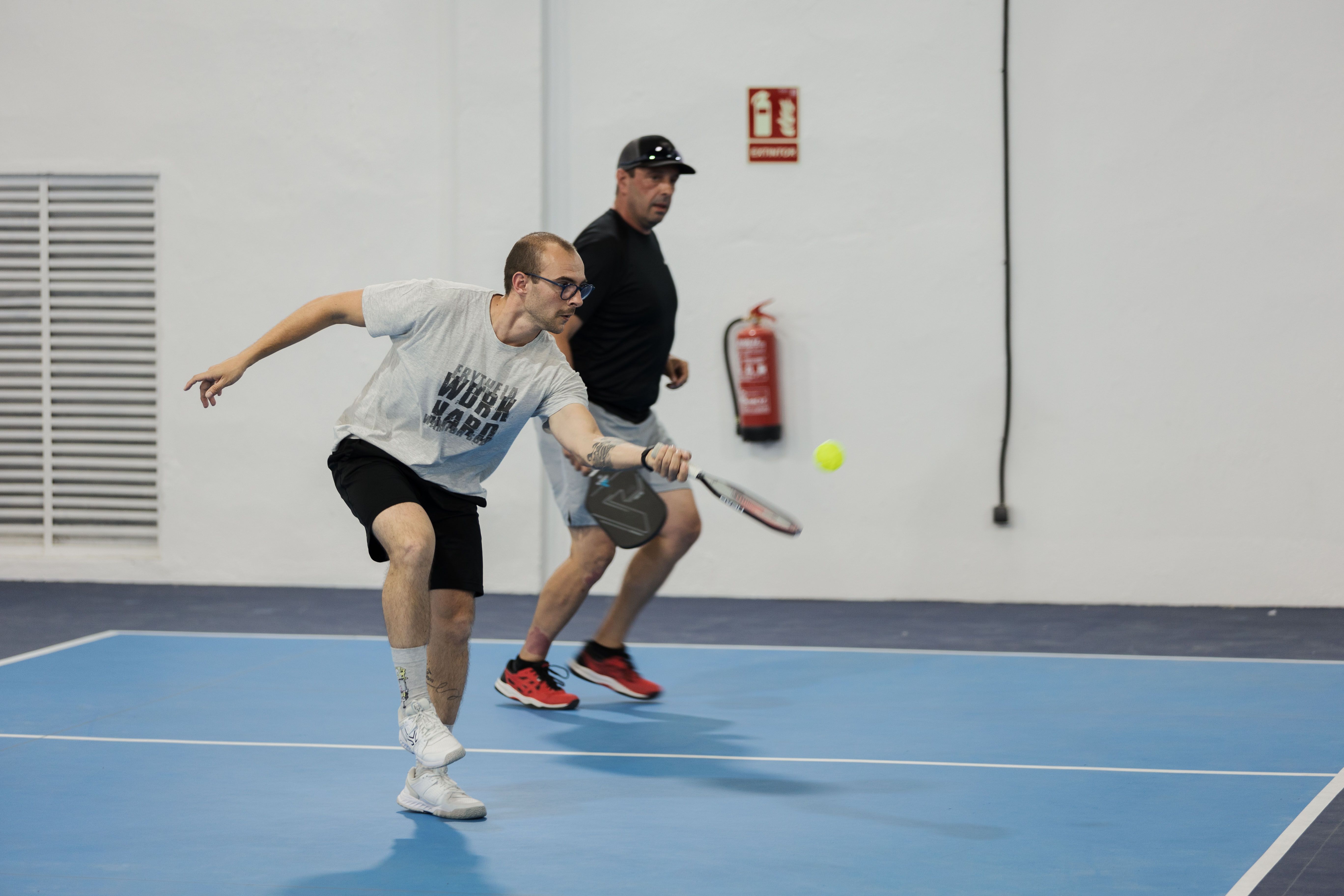 Un partido de 'pickleball' en las instalaciones de Cádiz.