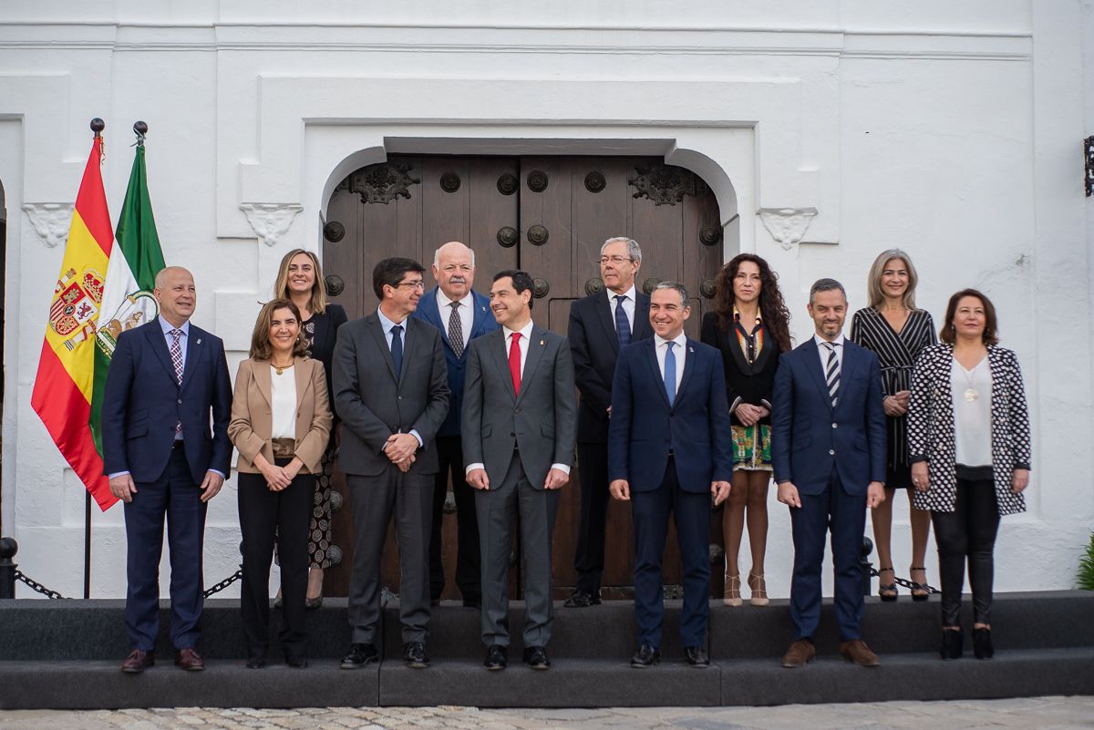 El presidente, el vicepresidente y los consejeros, en Sanlúcar hace menos de dos meses. FOTO: MANU GARCÍA.