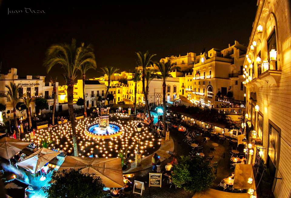 Vejer celebrará el regreso de su Noche de las Velas este fin de semana sin atascos. En la imagen de Juan Daza una pasada edición.