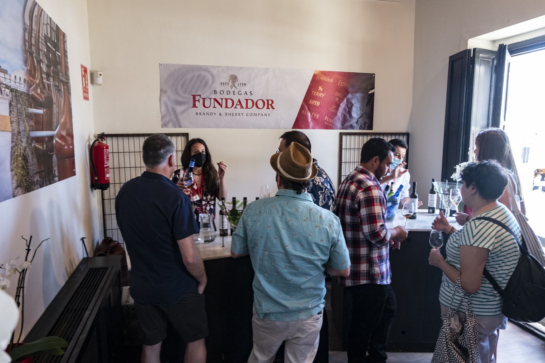 El stand de Bodegas Fundador en Vinoble 2022, en el interior del Palacio de Villavicencio