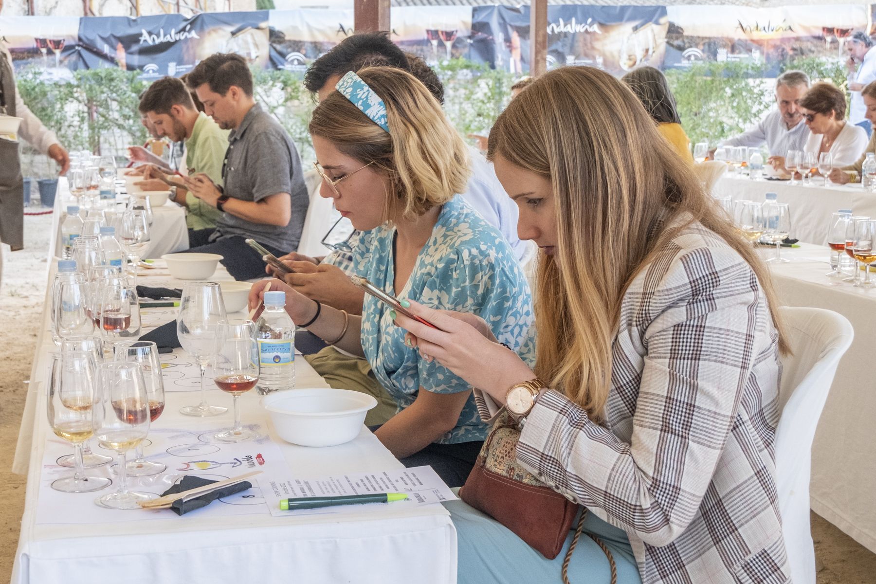 Una cata en el Salón Internacional de los Vinos Nobles