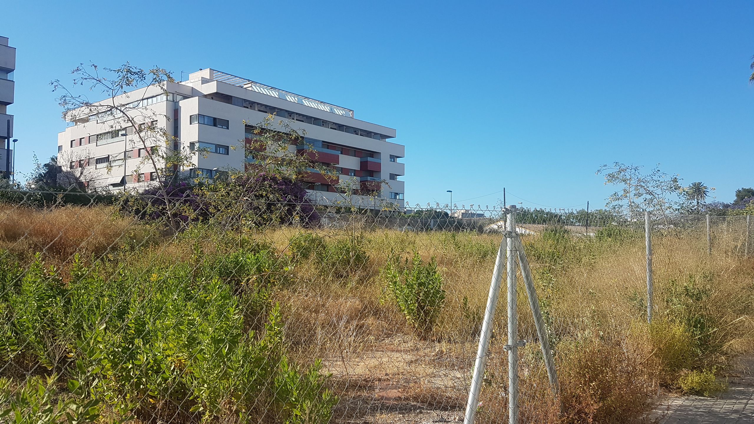 Zona residencial Las Gaviotas en El Puerto, donde los vecinos sufren escenas de prostitución y drogas. PATRICIAMERELLO Zona residencial Las Gaviotas en El Puerto, donde los vecinos sufren escenas de prostitución y drogas. PATRICIAMERELLO