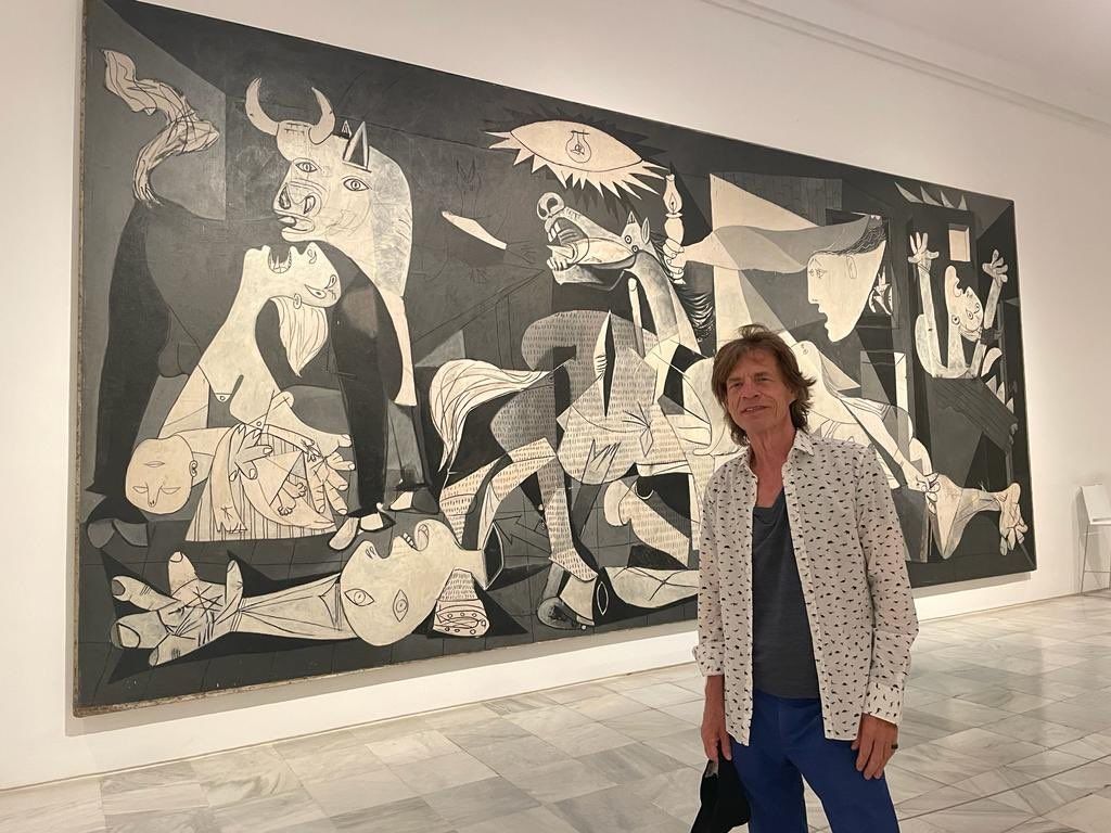 Mick Jagger comió pimientos de Gernika asados tras acudir al Reina Sofía a ver la obra de Picasso