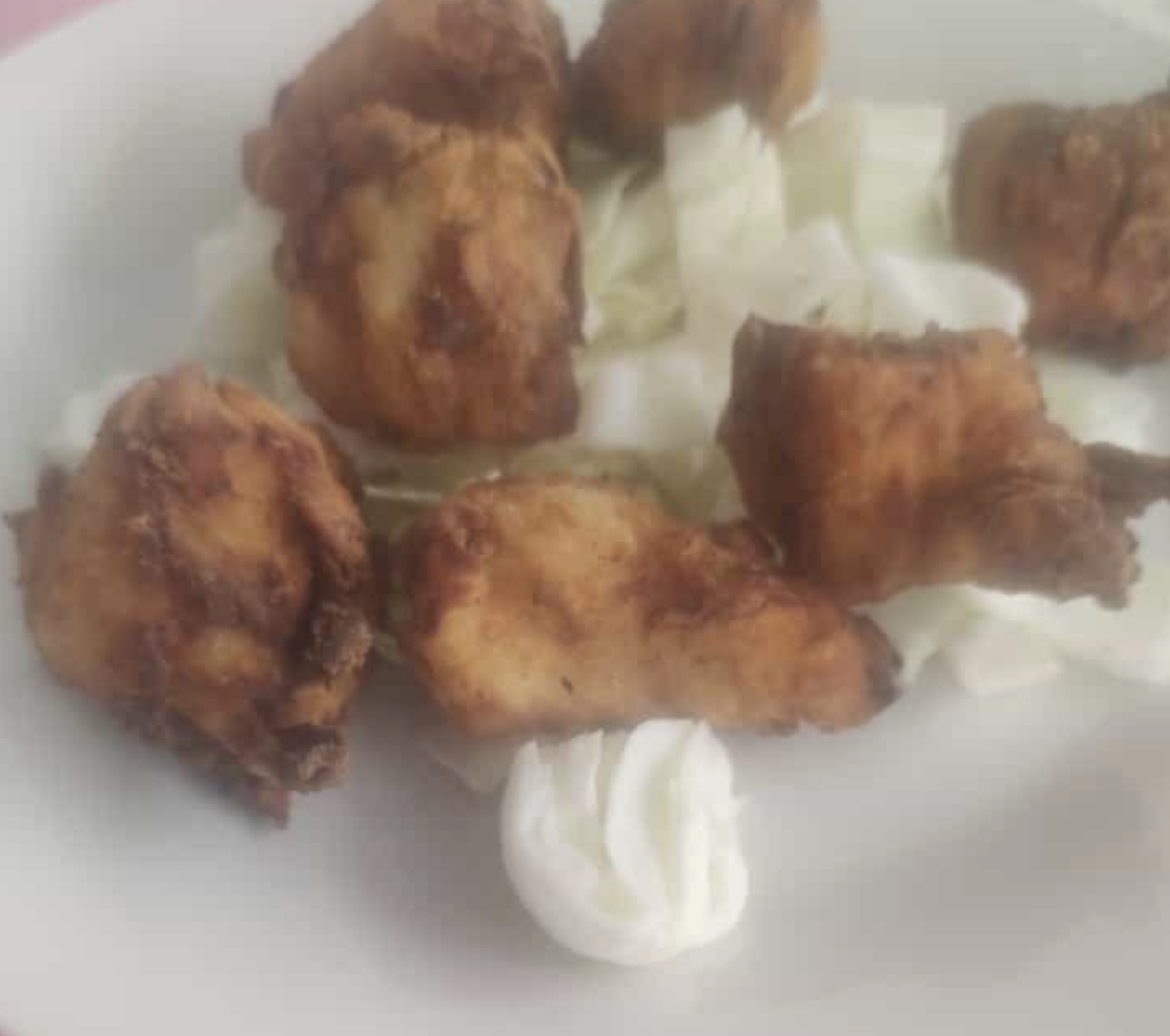 Plato de adobo en la comunión de la familia jerezana. CEDIDA Plato de adobo en la comunión de la familia jerezana. CEDIDA