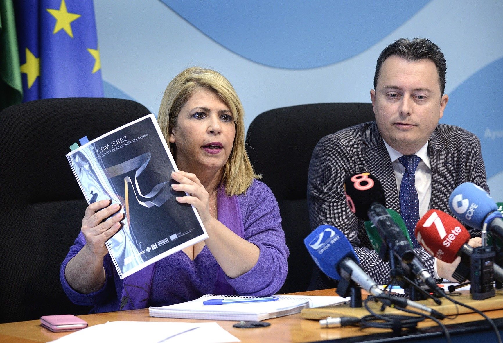 Sánchez y Galván, en rueda de prensa.