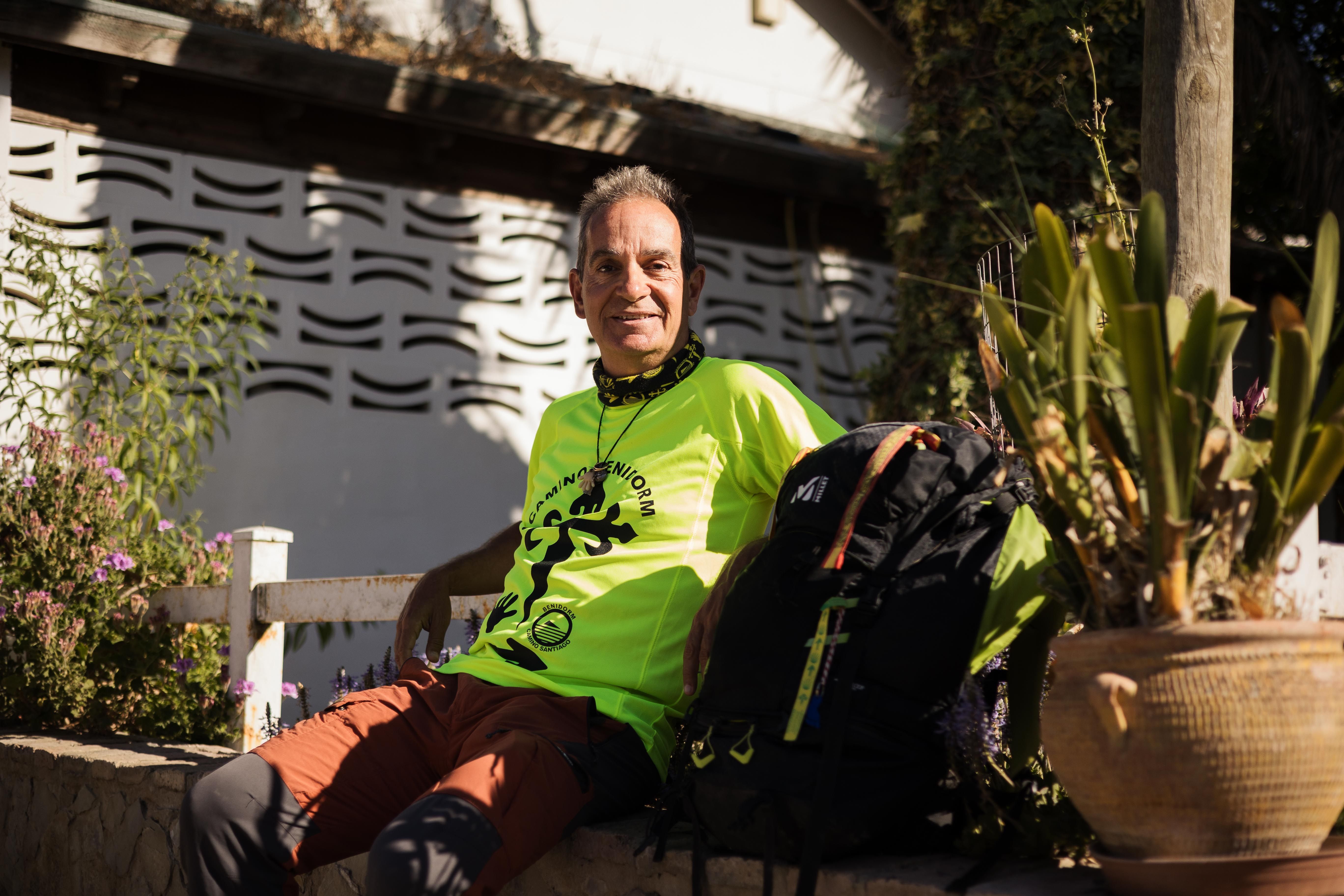 El caminante en el albergue donde ha descansado en Jerez.