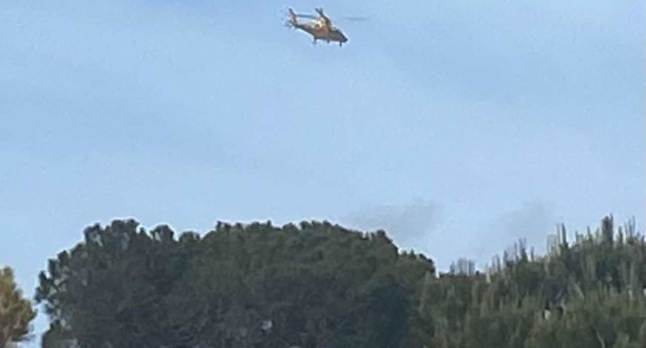 El helicóptero que ha tenido que trasladar a un herido de la caravana rociera de Jerez. El helicóptero que ha tenido que trasladar a un herido de la caravana rociera de Jerez.
