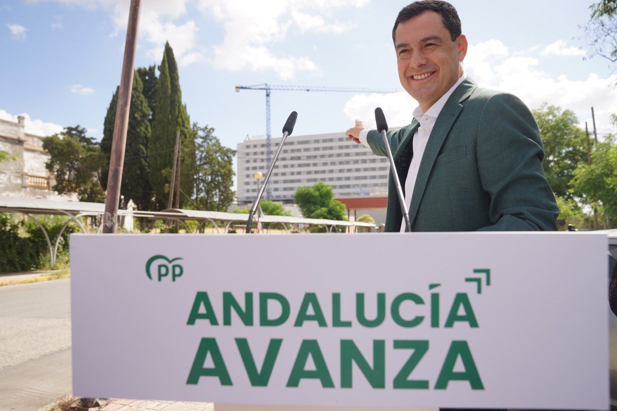 Moreno promete wifi gratis en todos los hospitales andaluces. En la imagen, el candidato del PP este viernes en Sevilla.