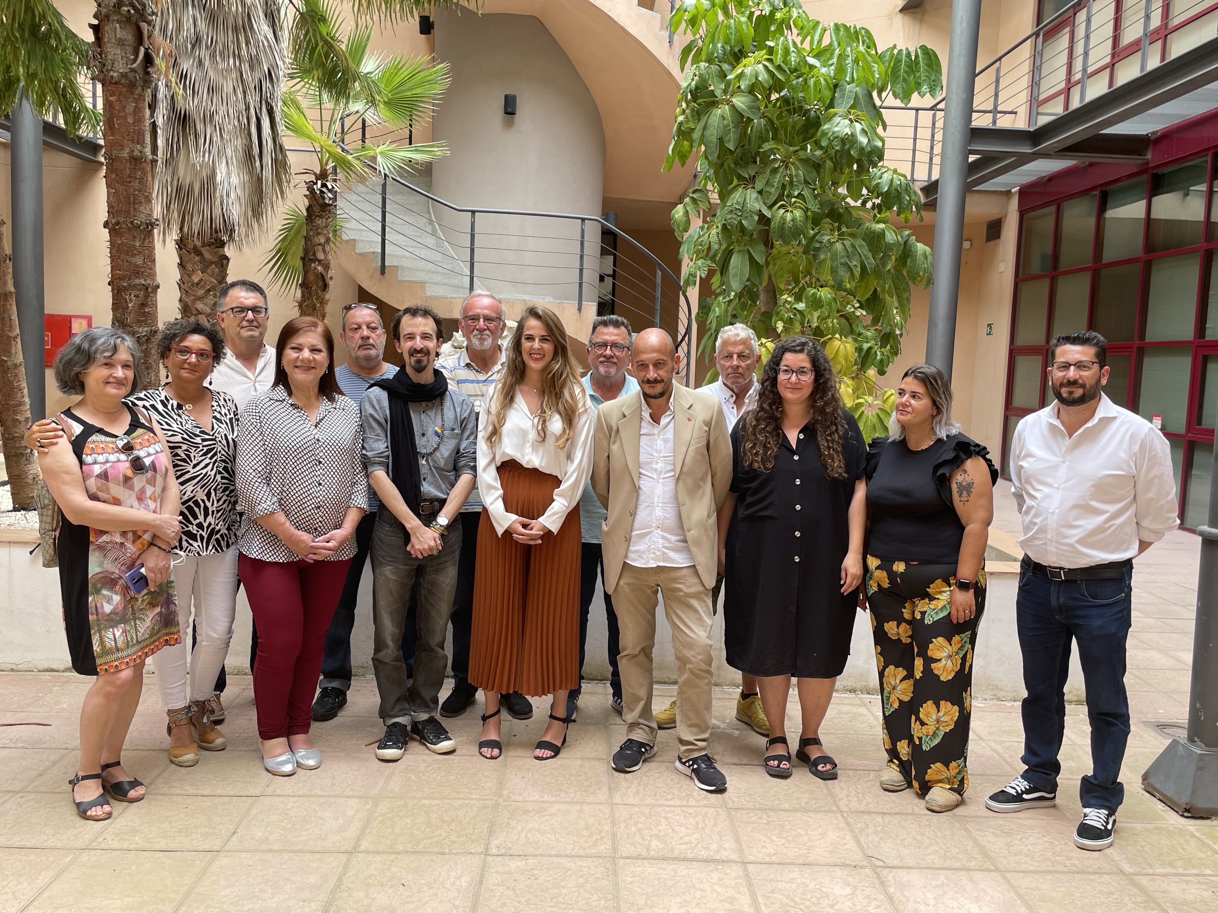 Imagen del encuentro entre la número dos de Por Andalucía, Alba Zambrano, con diferentes colectivos LGTBIQ+ de la provincia de Cádiz.