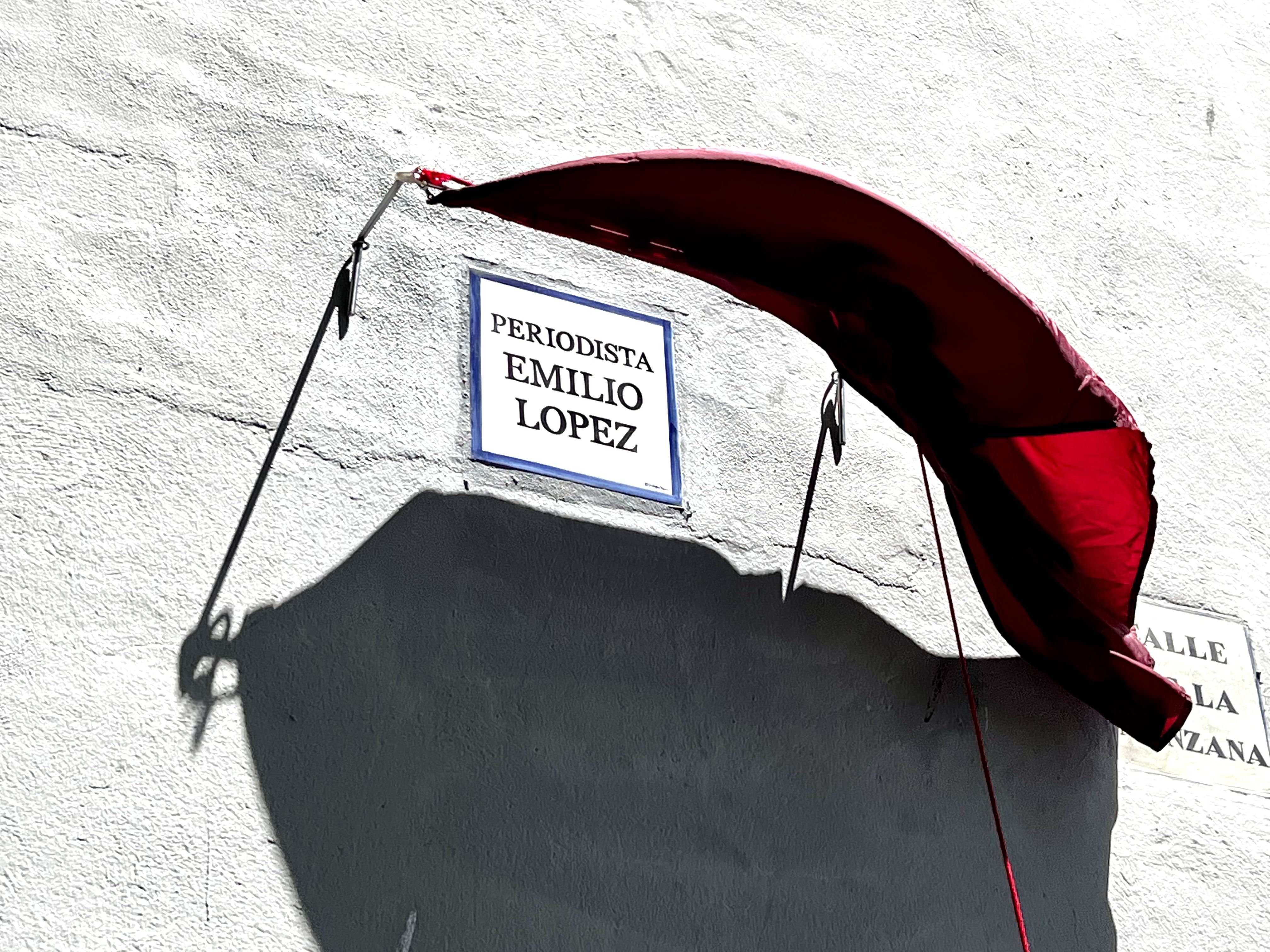 El nombre del periodista Emilio López ya bautiza una calle de Cádiz