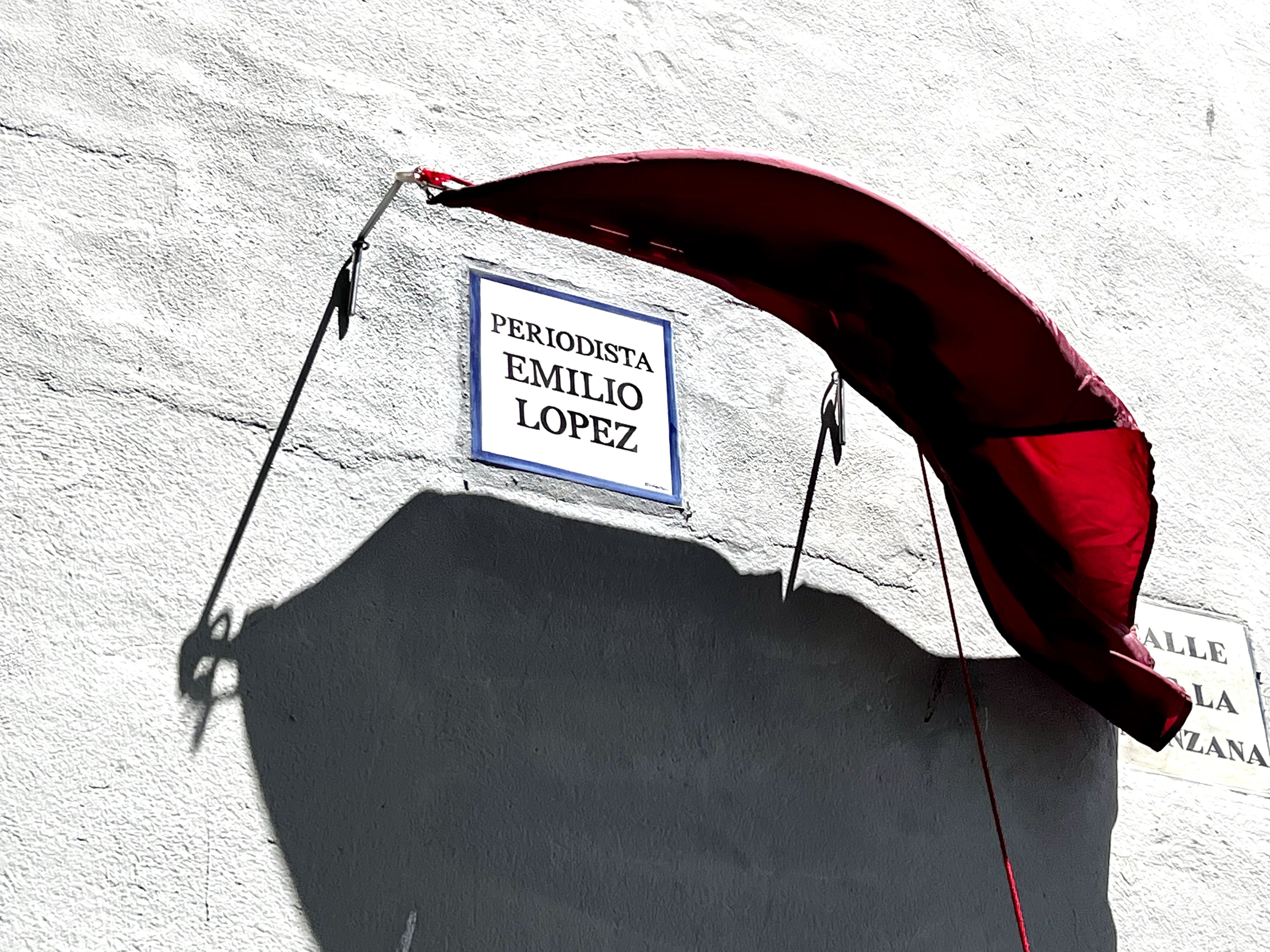 El nombre del periodista Emilio López ya bautiza una calle de Cádiz