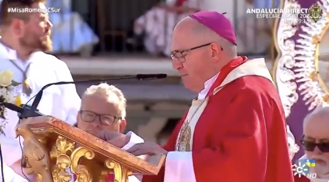 El obispo de Huelva, pidiendo el voto en campaña para la derecha en el Rocío.