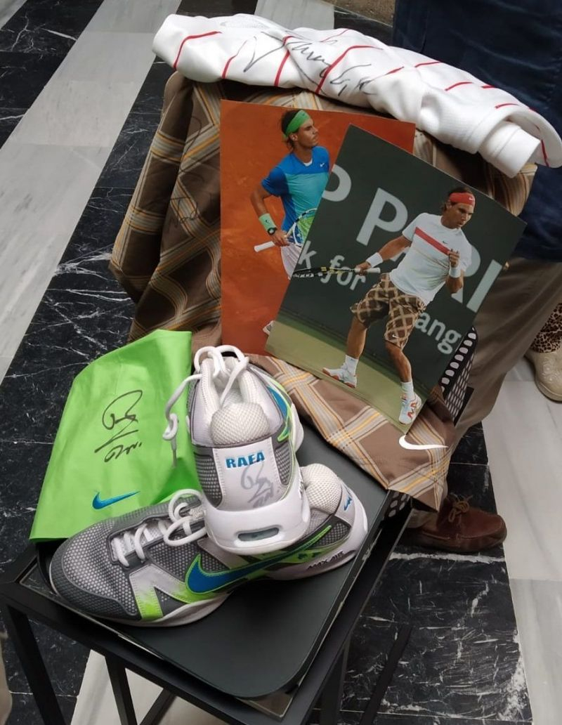 Material deportivo donado por Rafa Nadal a Upacesur