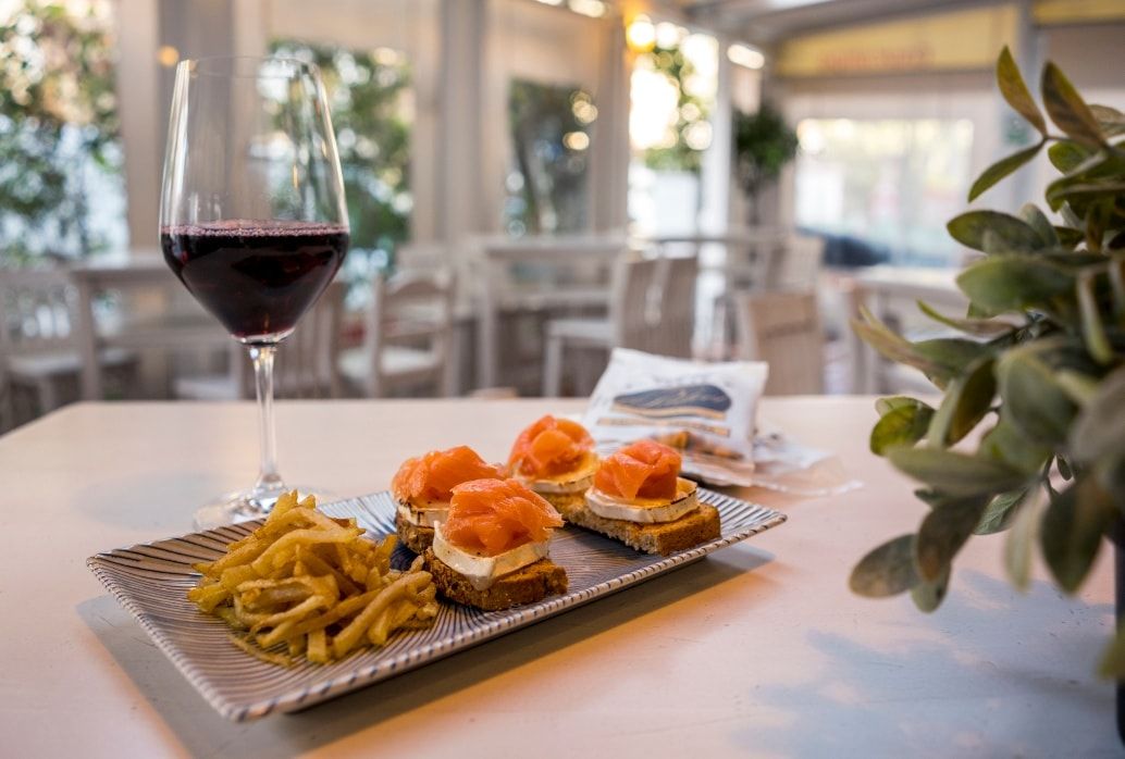 Un restaurante de Ubrique presenta su carta en piel. Un restaurante de Ubrique presenta su carta en piel.