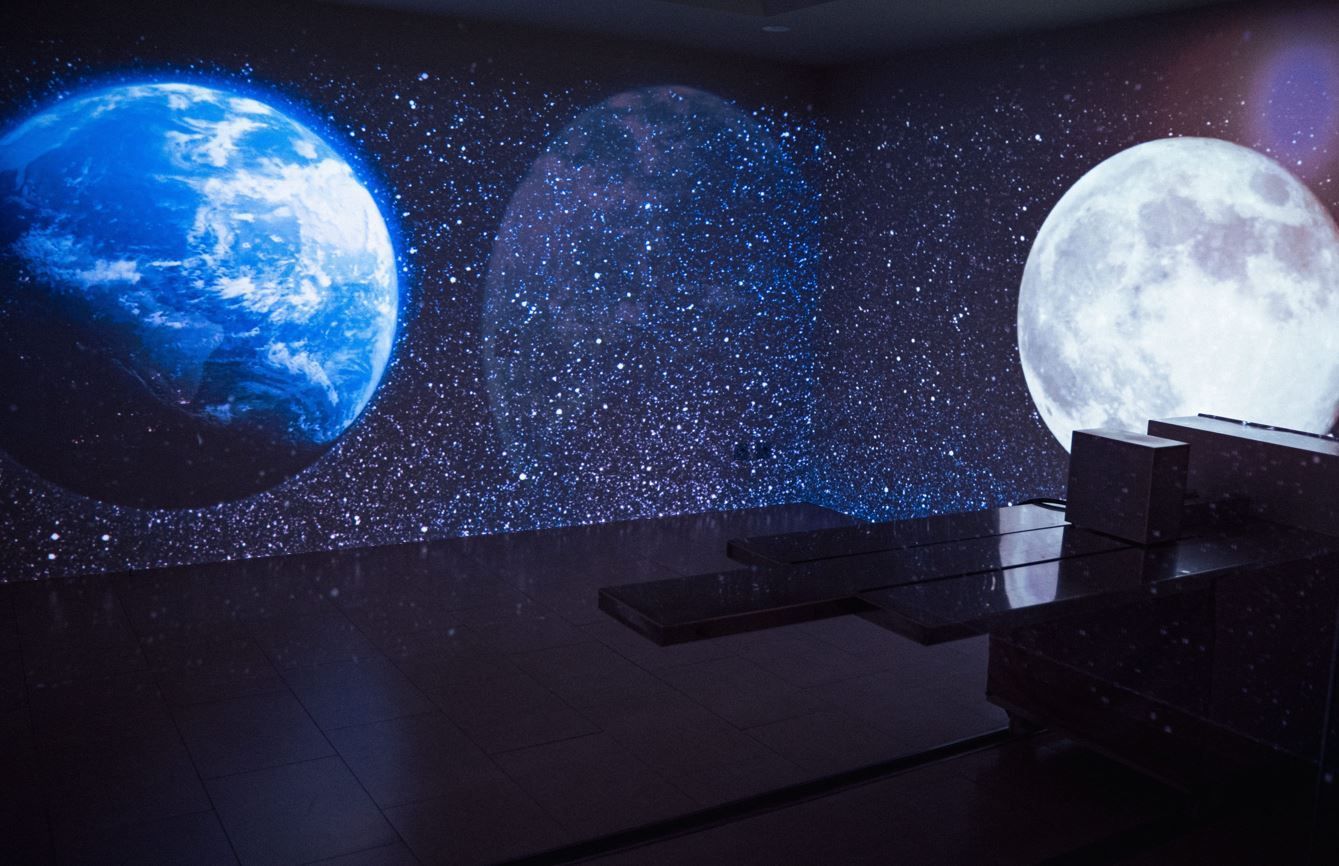 La sala inmersiva del tanatorio de Jerez.