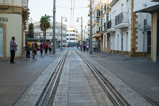 Calle Real, en San Fernando. FOTO: efe (Fernando Rincón) (Flickr.com)