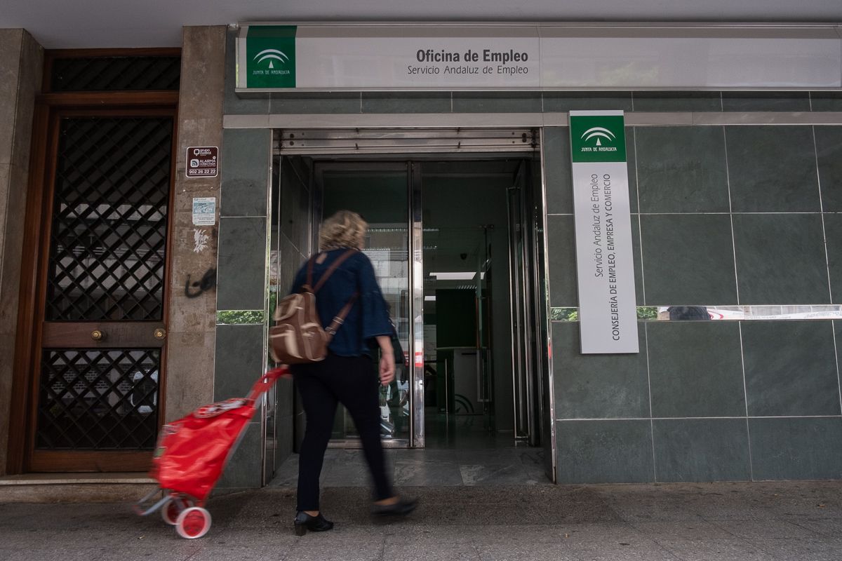 Una oficina de empleo en Cádiz.