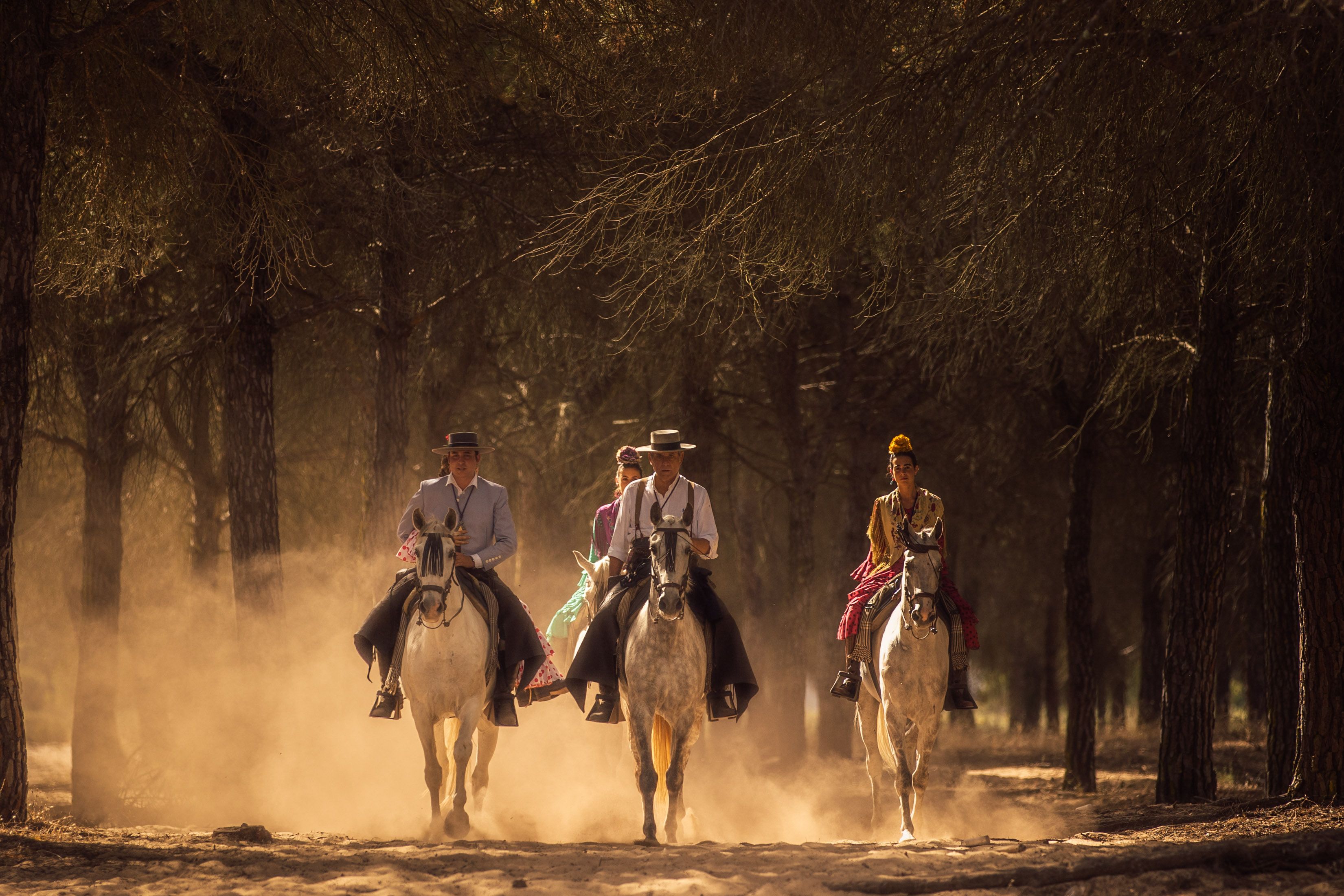 Llegada y ambiente de sábado en la aldea del Rocío