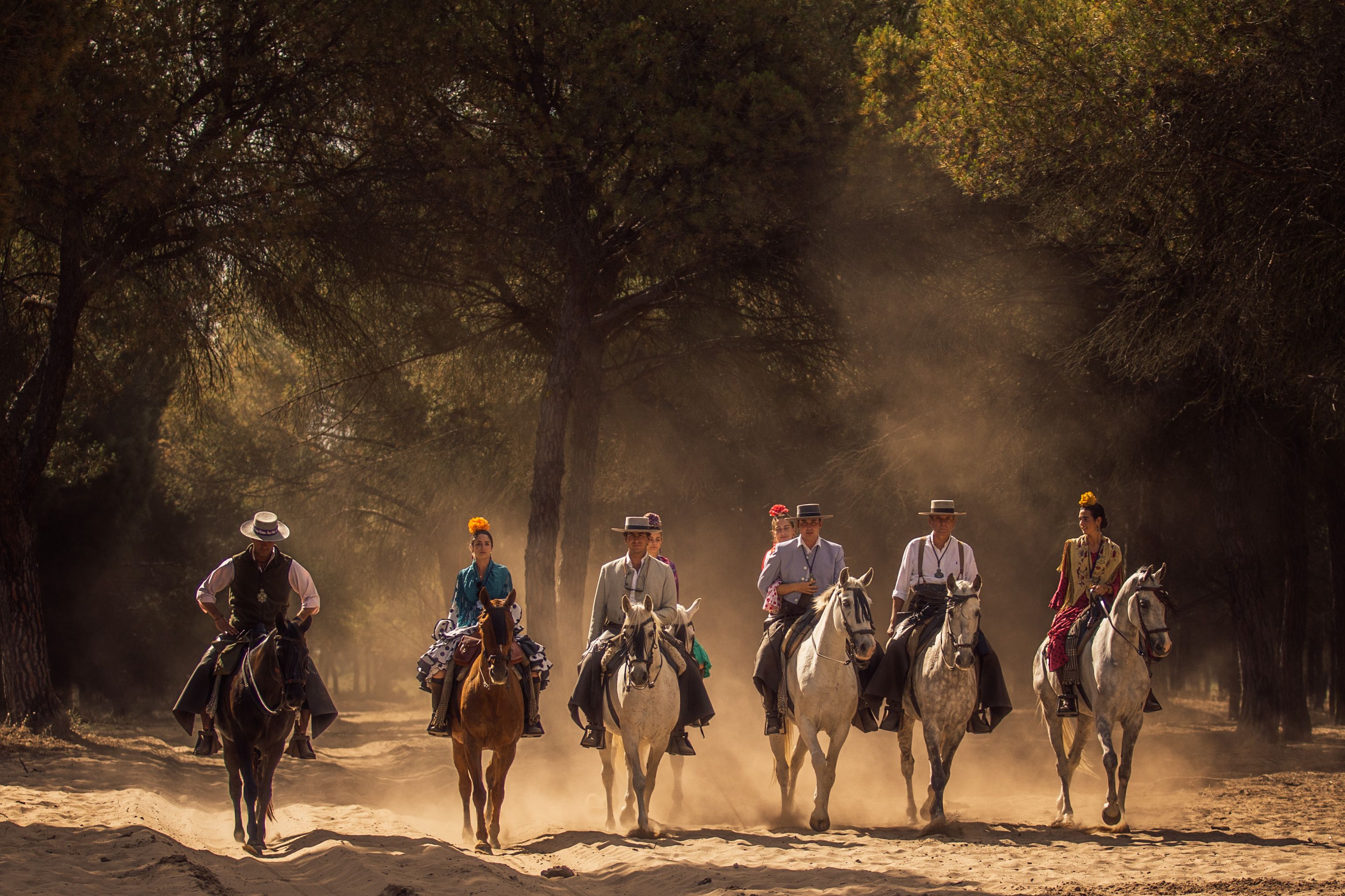 Llegada y ambiente de sábado en la aldea del Rocío