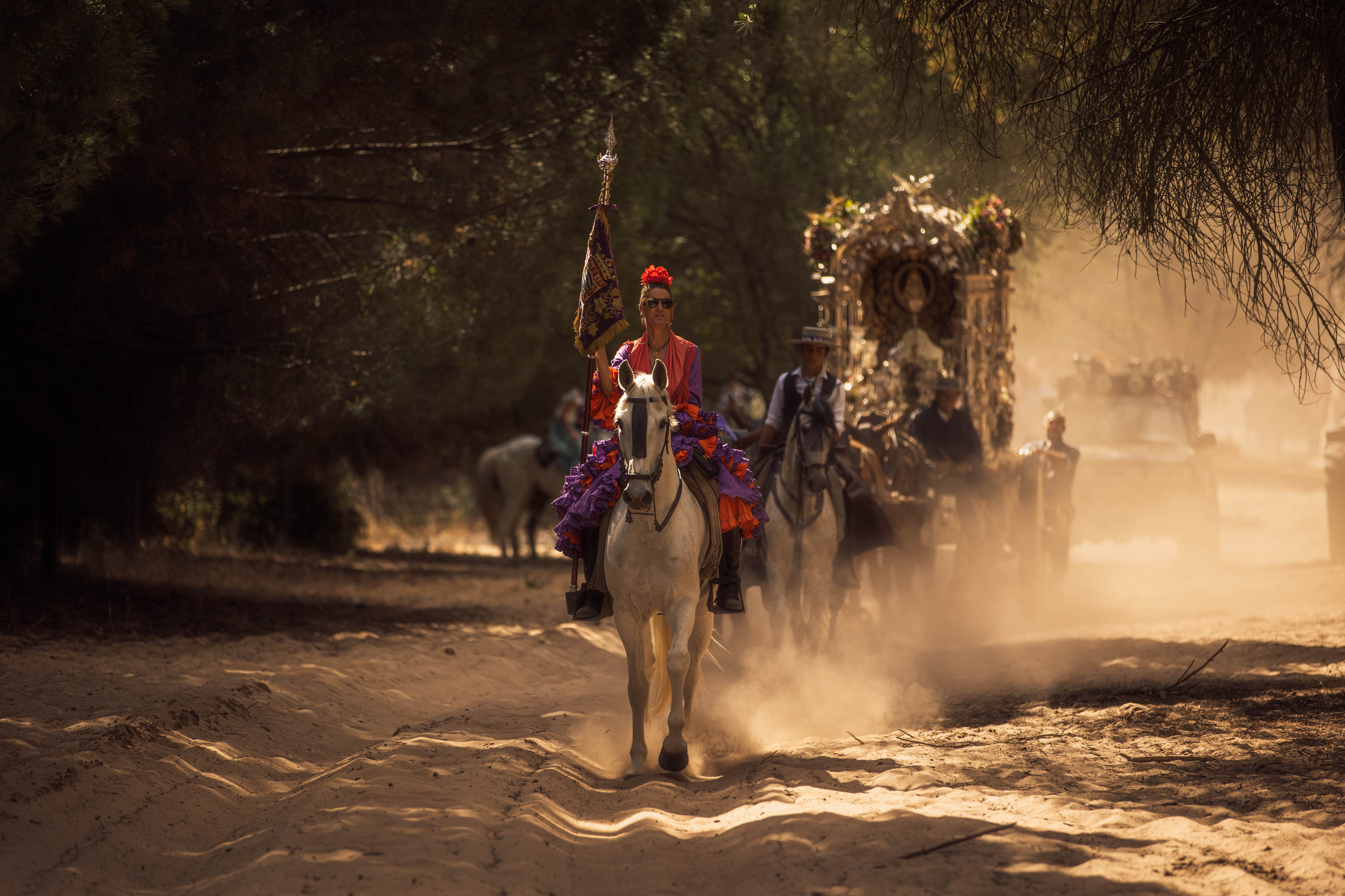 Llegada y ambiente de sábado en la aldea del Rocío
