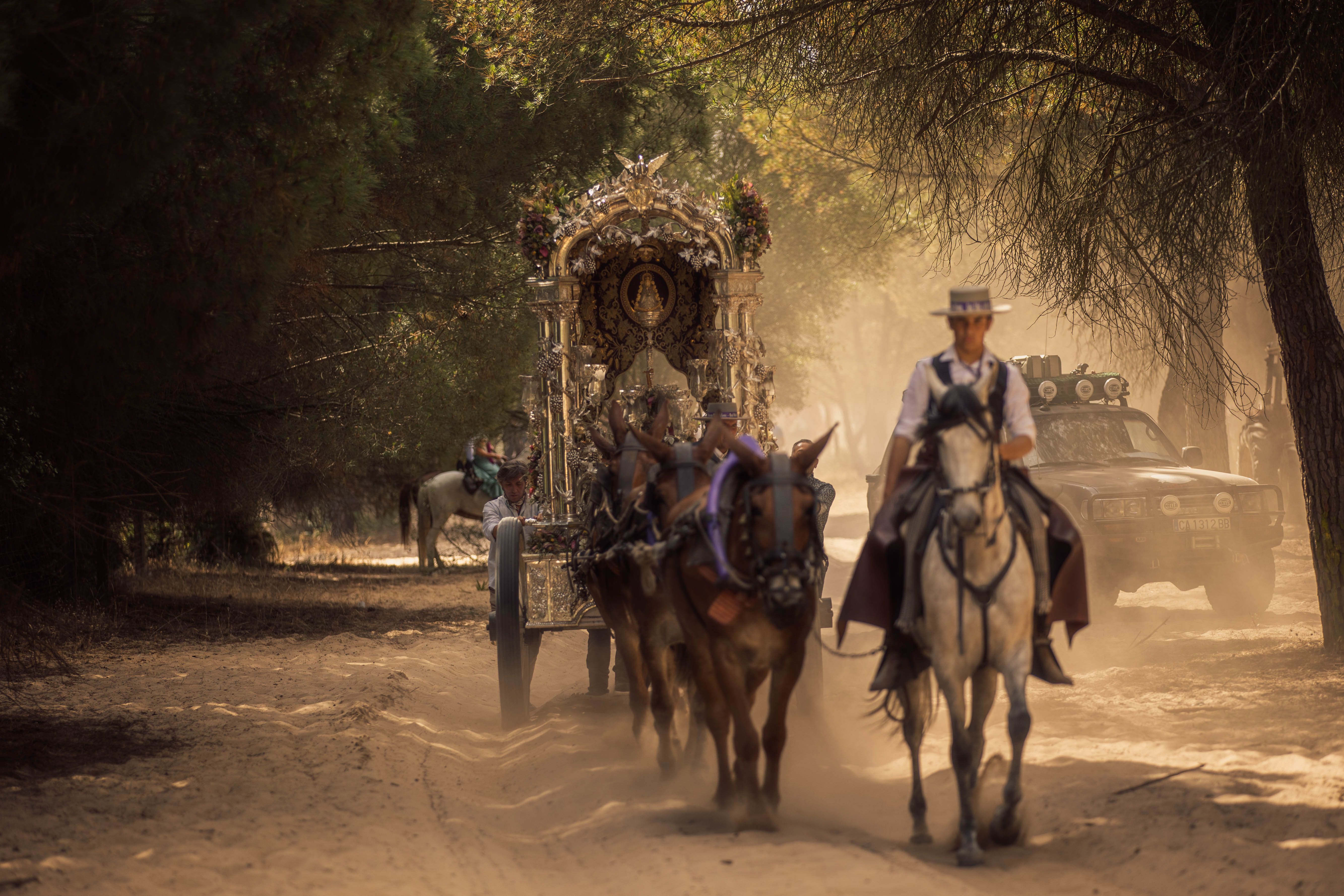 Llegada y ambiente de sábado en la aldea del Rocío