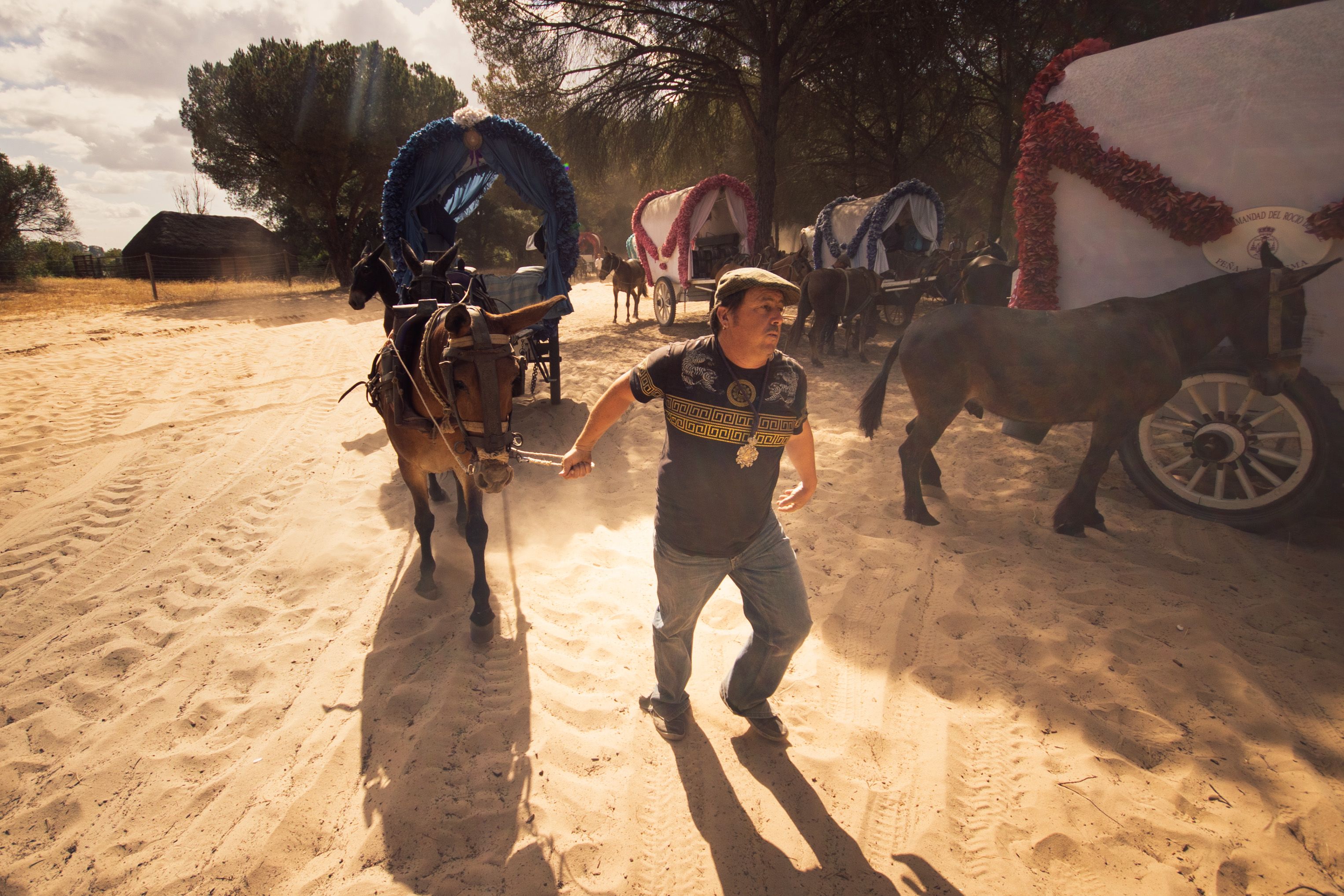 Llegada y ambiente de sábado en la aldea del Rocío