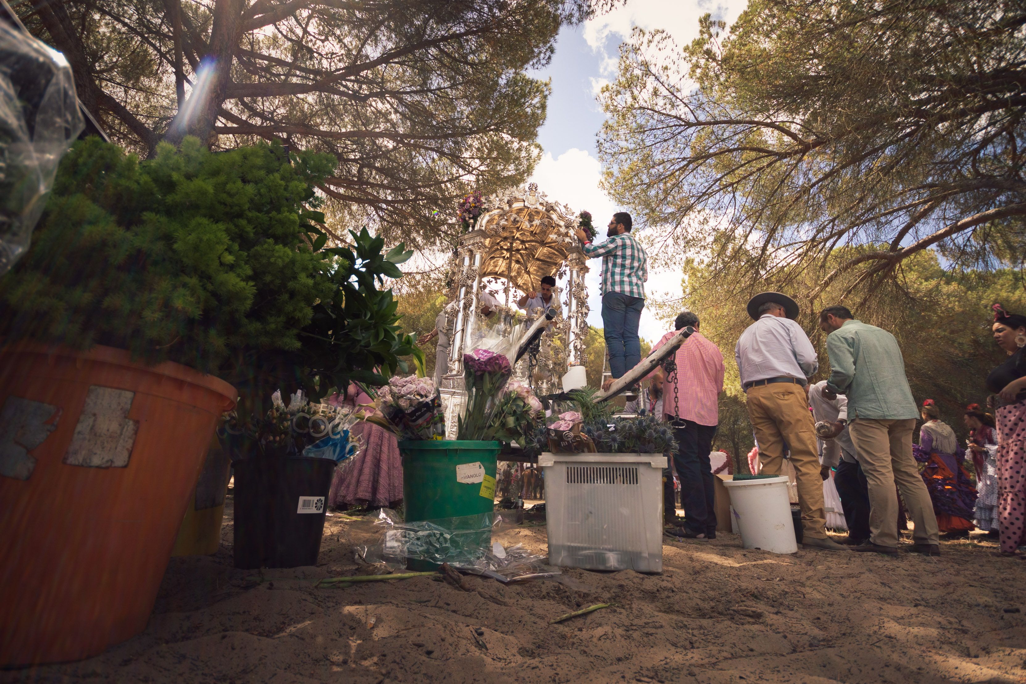 Llegada y ambiente de sábado en la aldea del Rocío