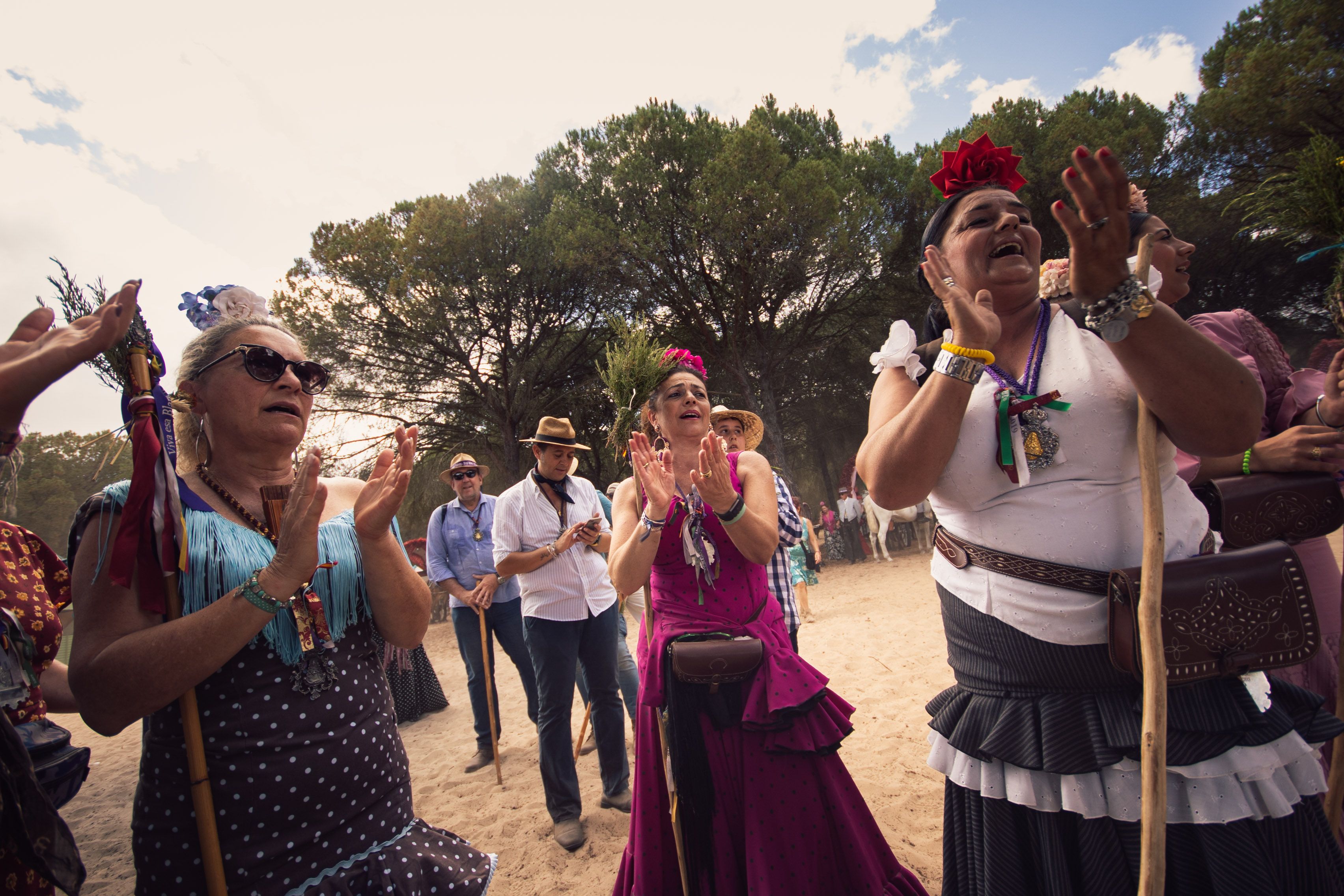 Llegada y ambiente de sábado en la aldea del Rocío