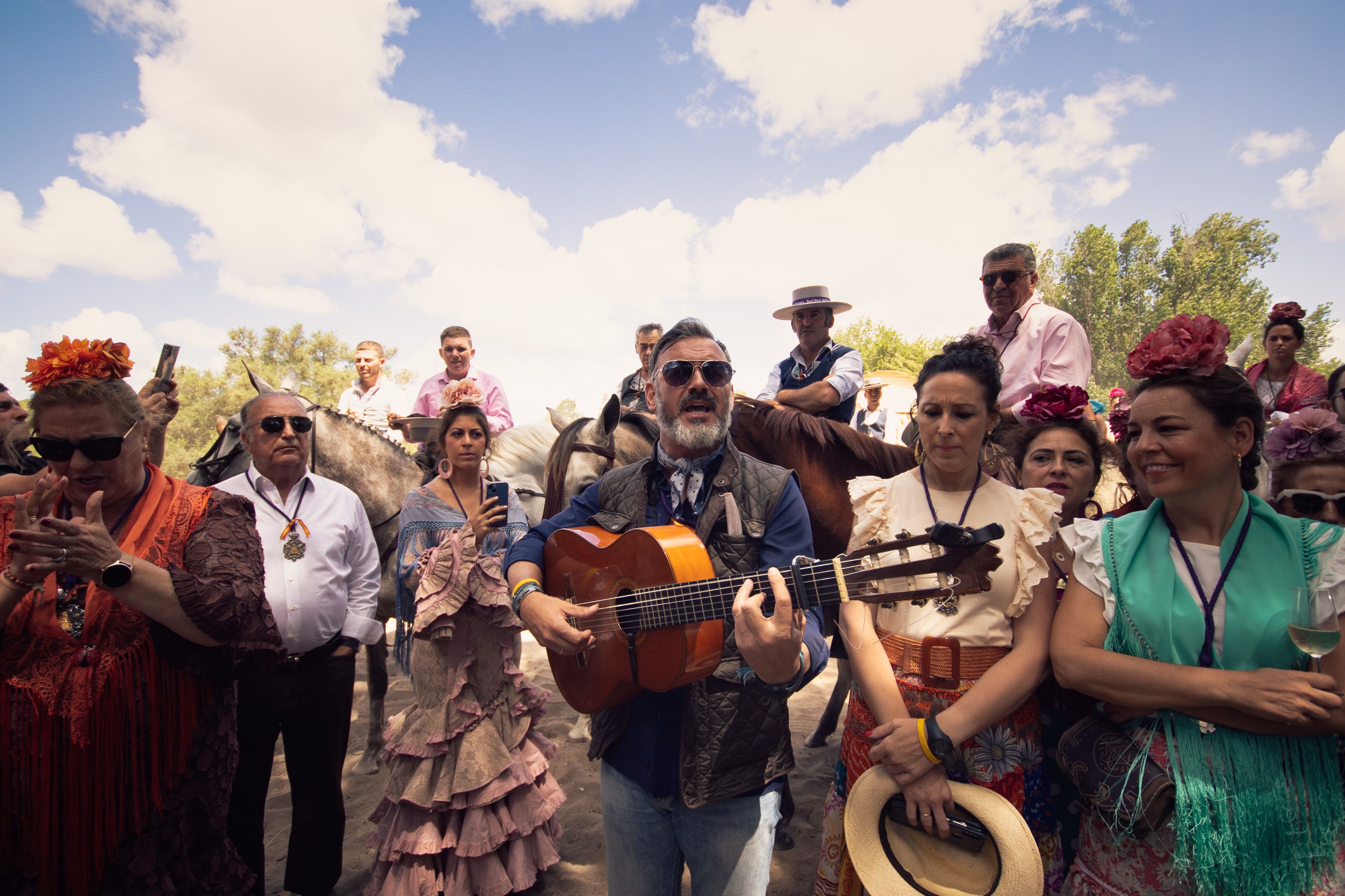 Llegada y ambiente de sábado en la aldea del Rocío