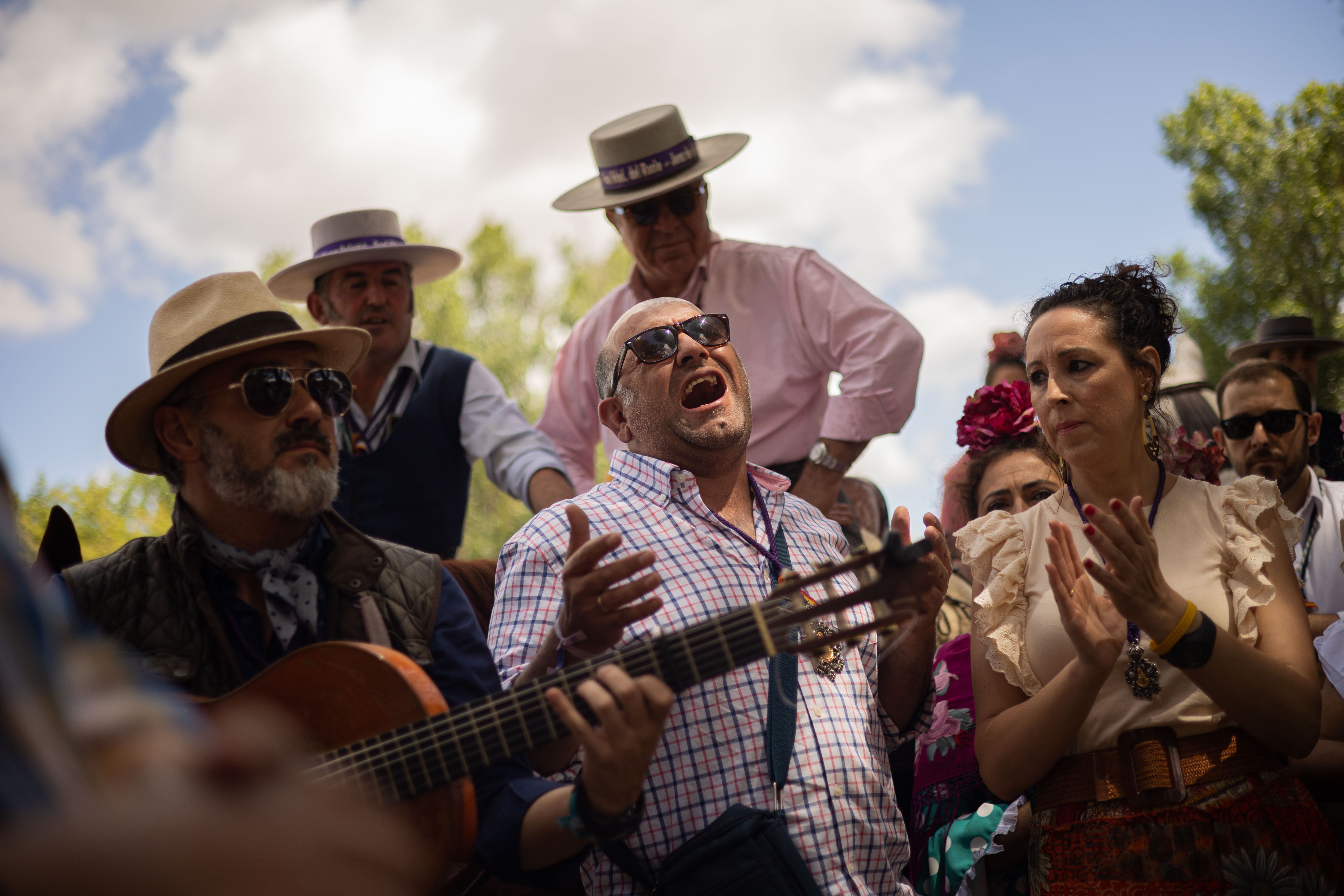 Llegada y ambiente de sábado en la aldea del Rocío