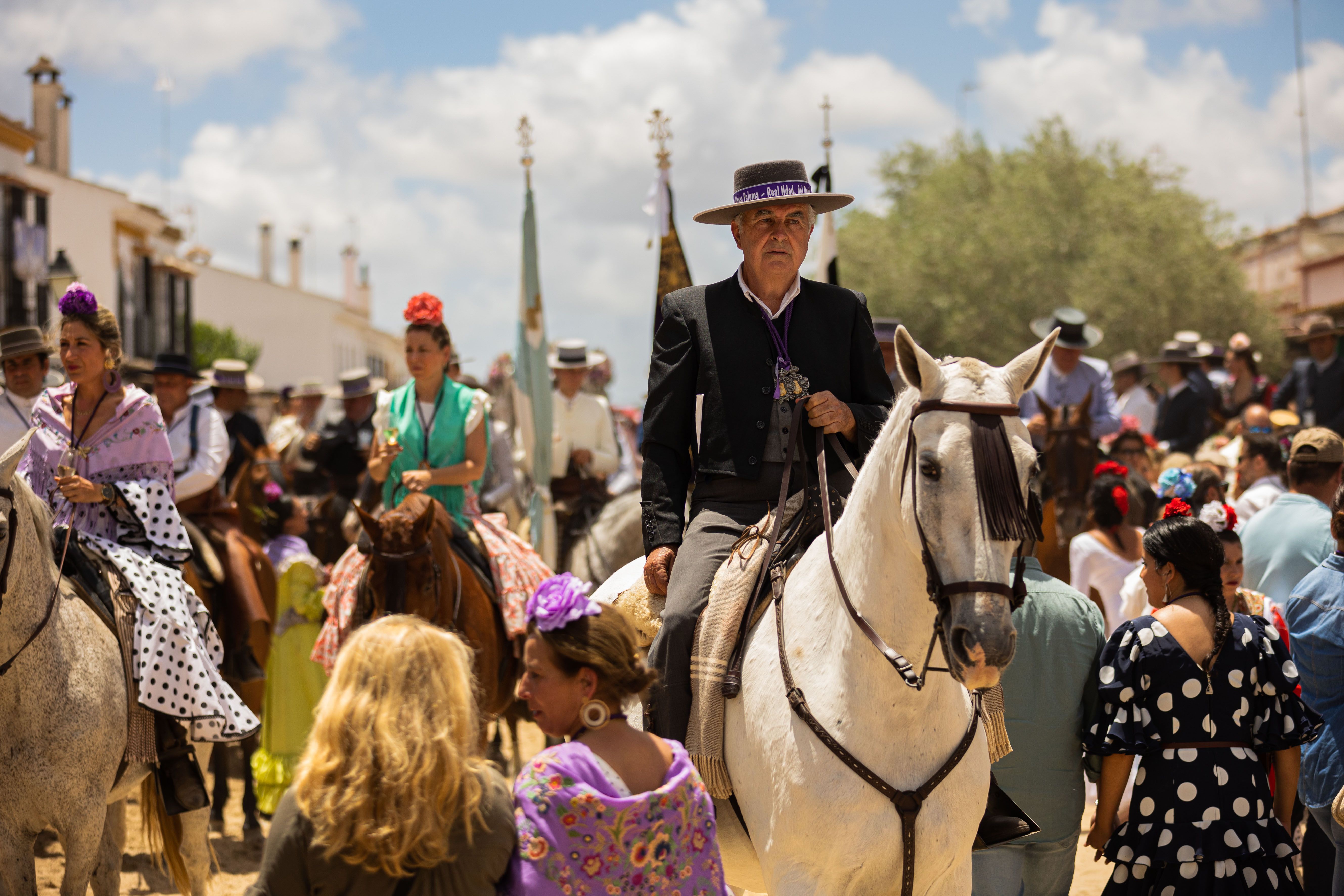 Llegada y ambiente de sábado en la aldea del Rocío