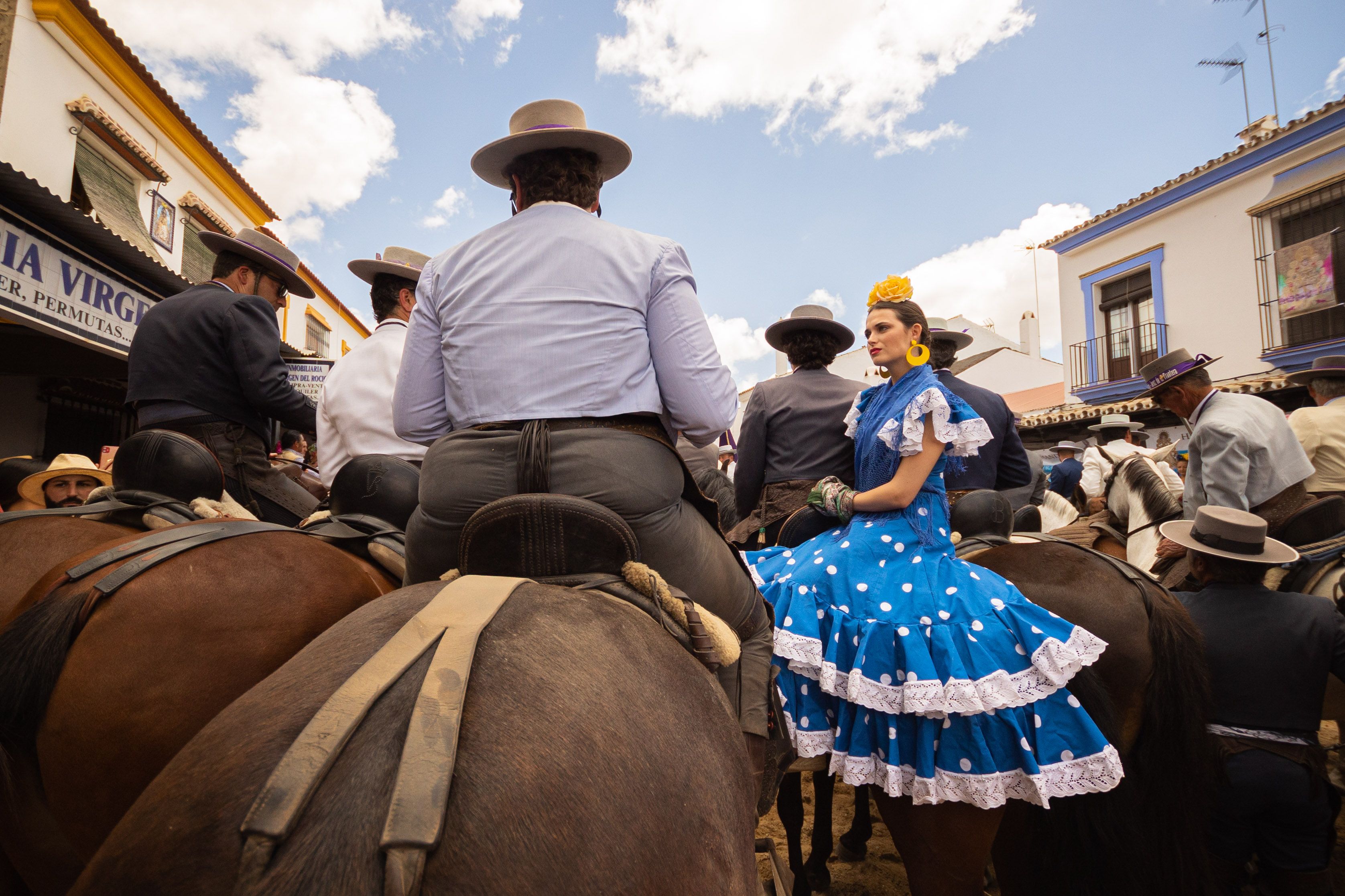 Llegada y ambiente de sábado en la aldea del Rocío