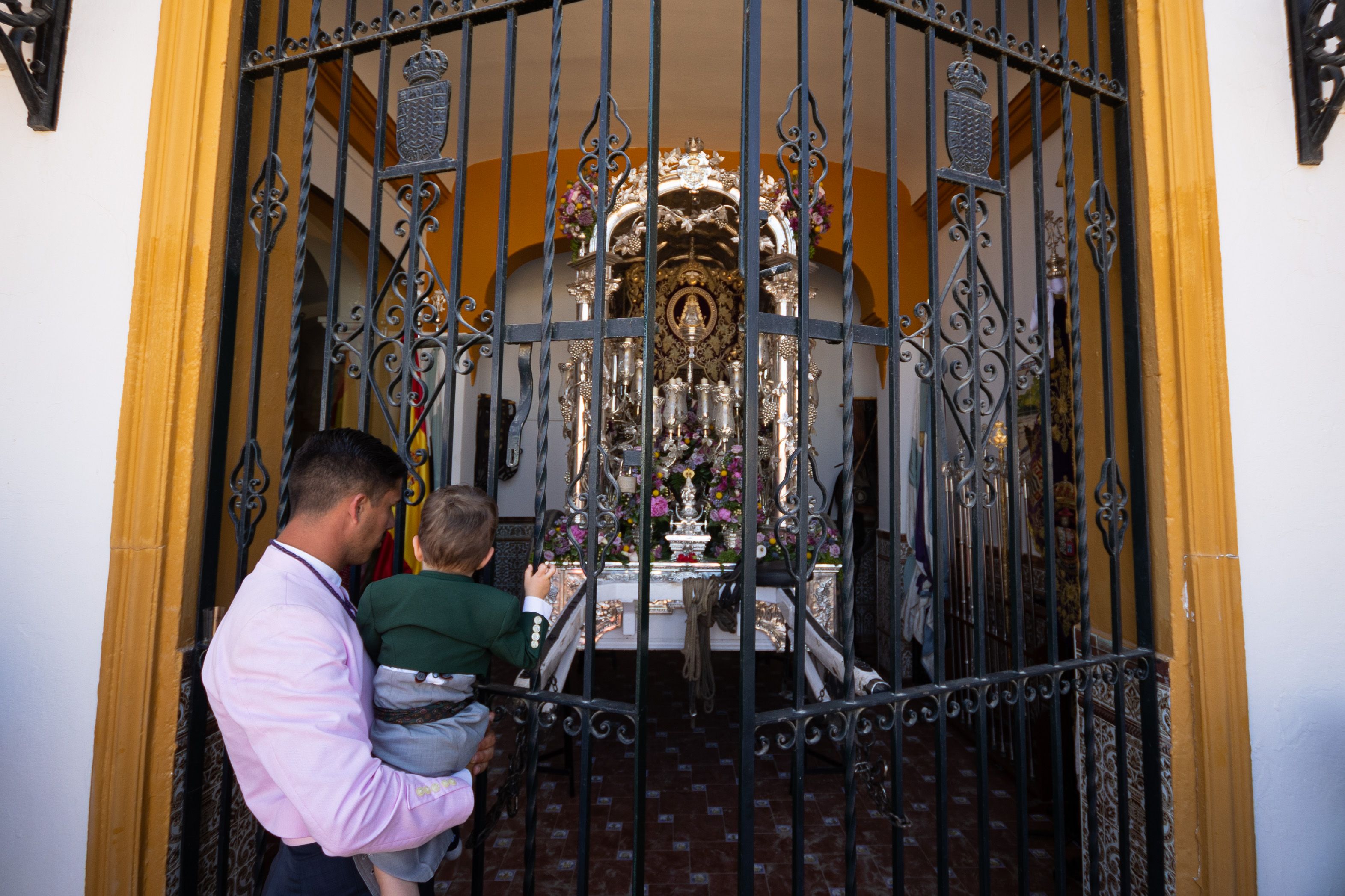 Llegada y ambiente de sábado en la aldea del Rocío