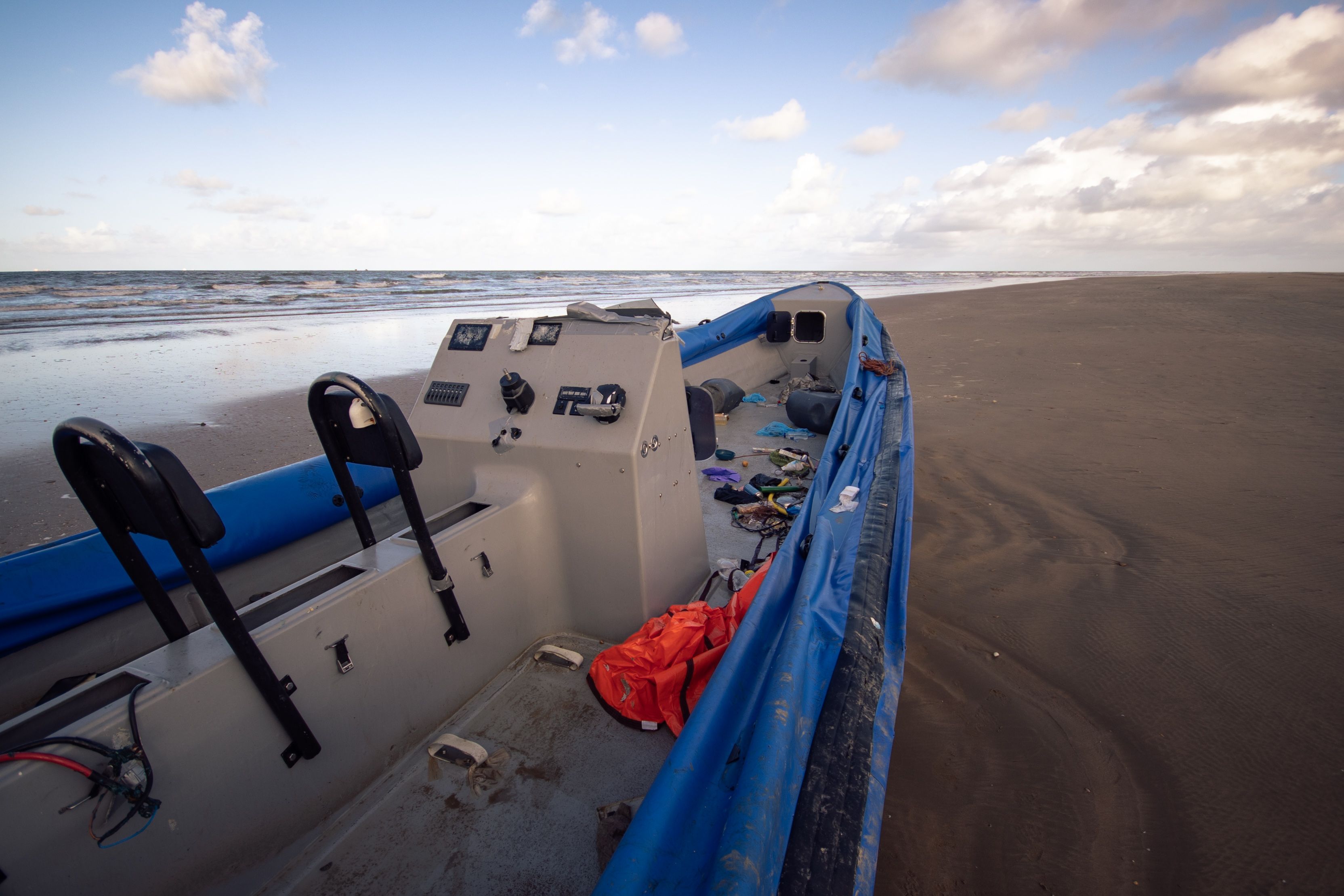 Una narcolancha como las que circulan a diario en la desembocadura del Guadalquivir.