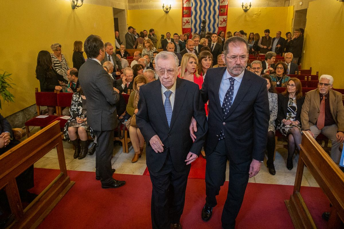 Miembros de la primera Corporación democrática. FOTO: MANU GARCÍA