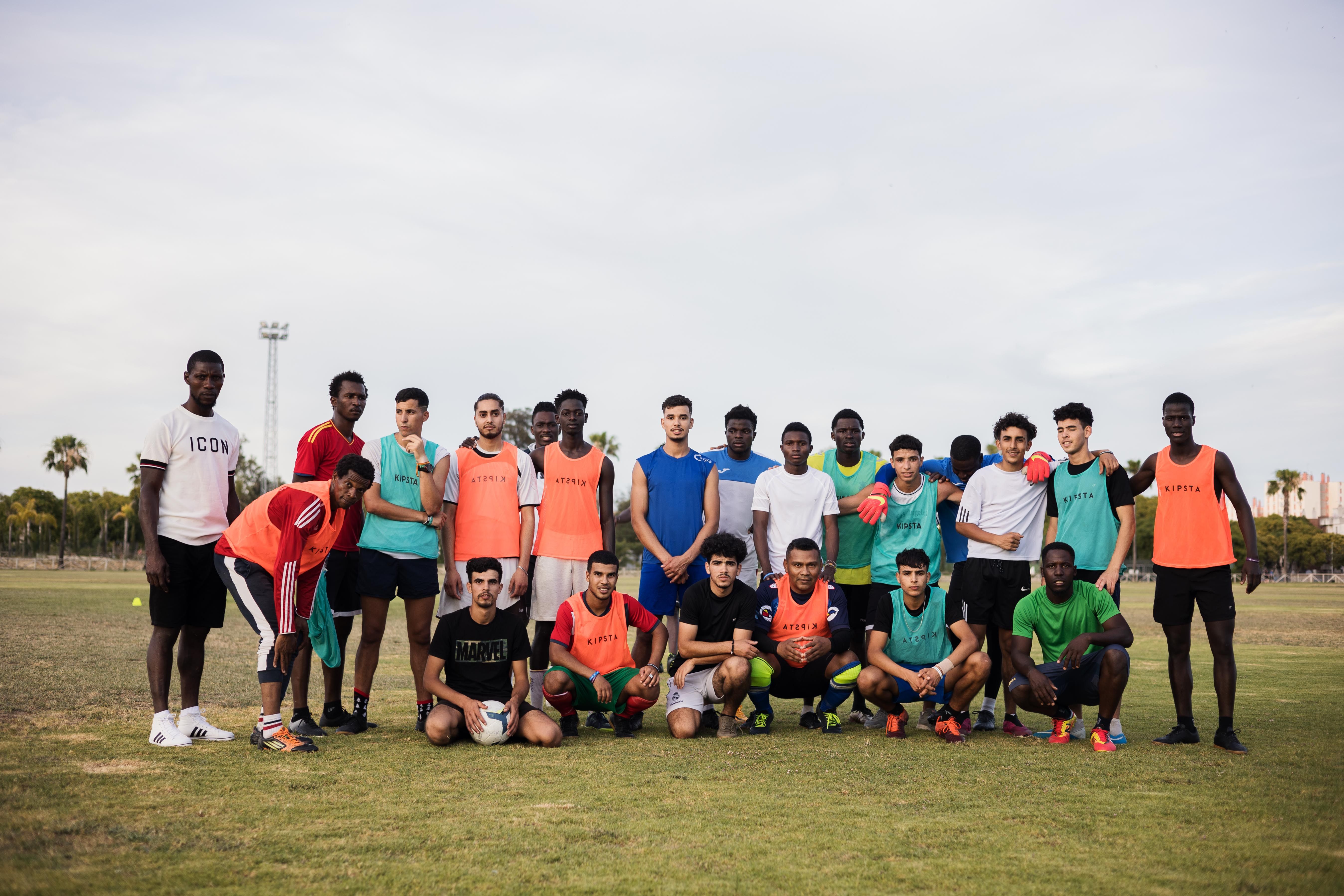 Jugadores del club Alma de león, que lucha contra el racismo.