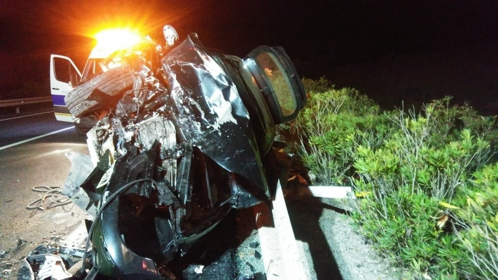 Aparatoso accidente entre Sanlúcar y Trebujena. FOTO: BOMBEROS