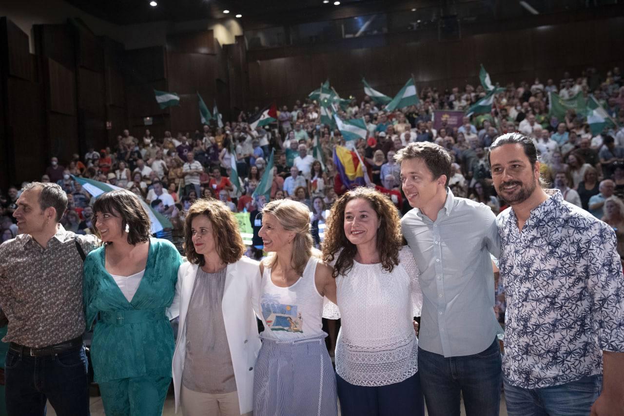 Los protagonistas de Unidas Podemos y Por Andalucía en el acto celebrado este domingo en el Palacio de Congresos de Málaga.
