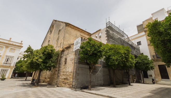 Vista del templo en el que se deja ver la fachada principal.   MANU GARCÍA