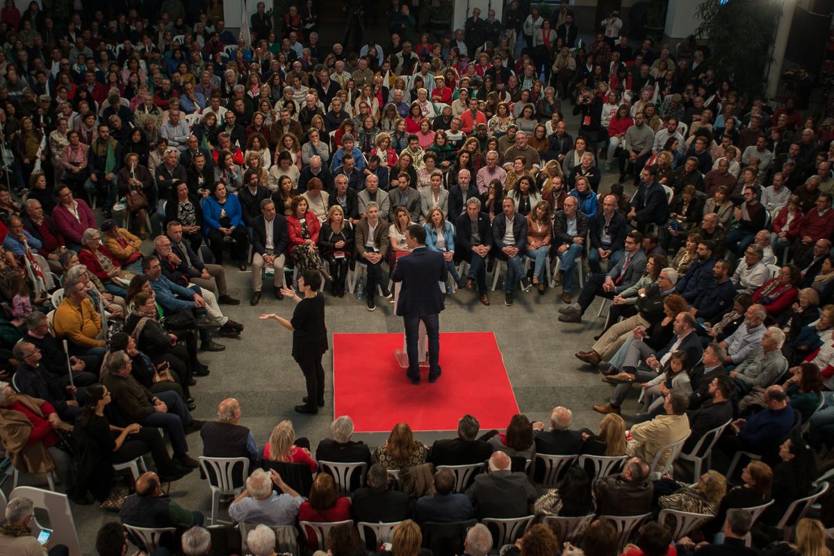 Pedro Sánchez interviene en un mitin en Jerez. FOTO: MANU GARCÍA