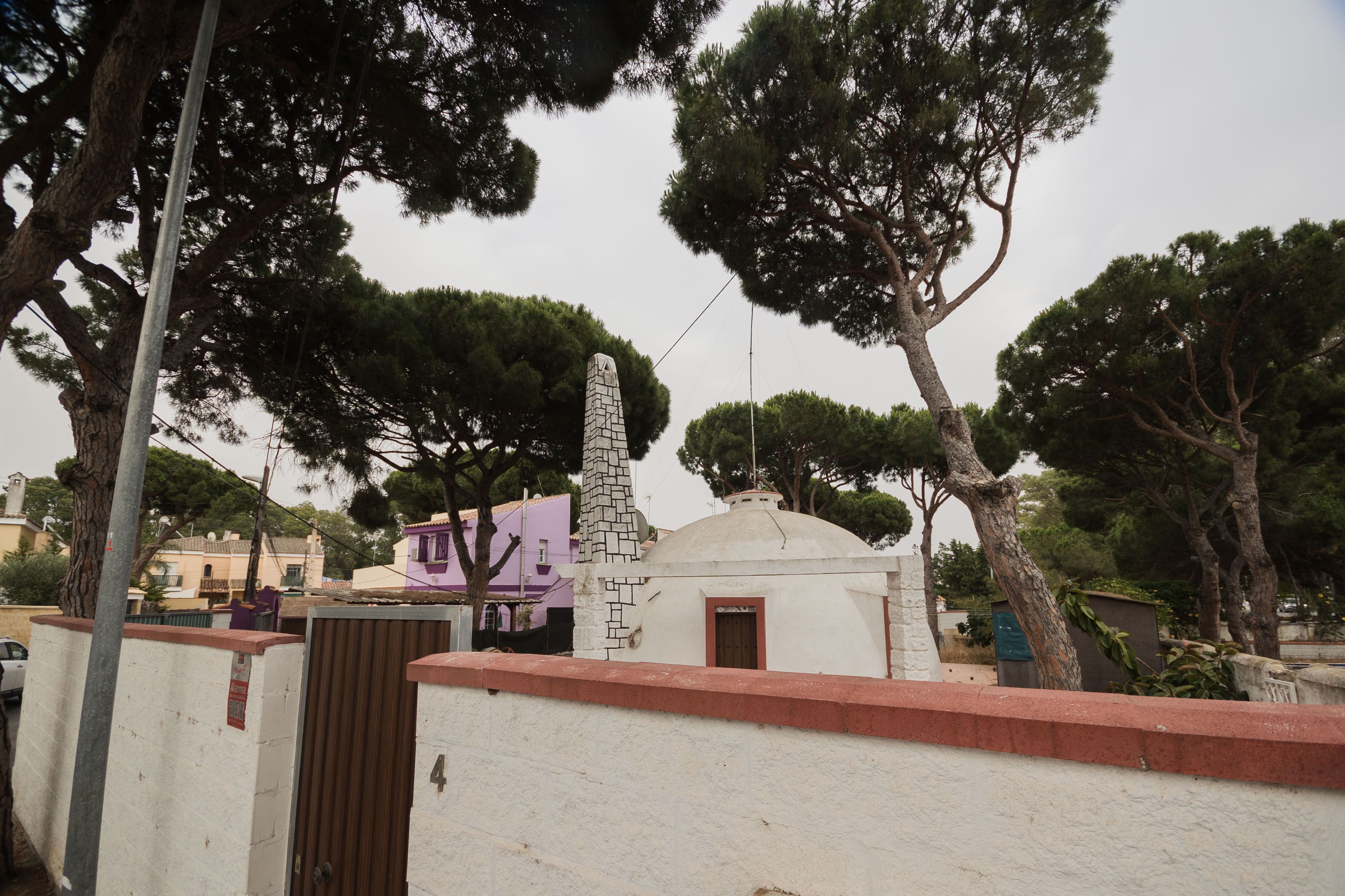 Una de las cuatro casas iglú existentes en la barriada.