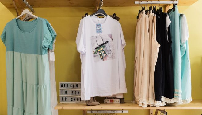 SONIA UP SHOP CURVY 1