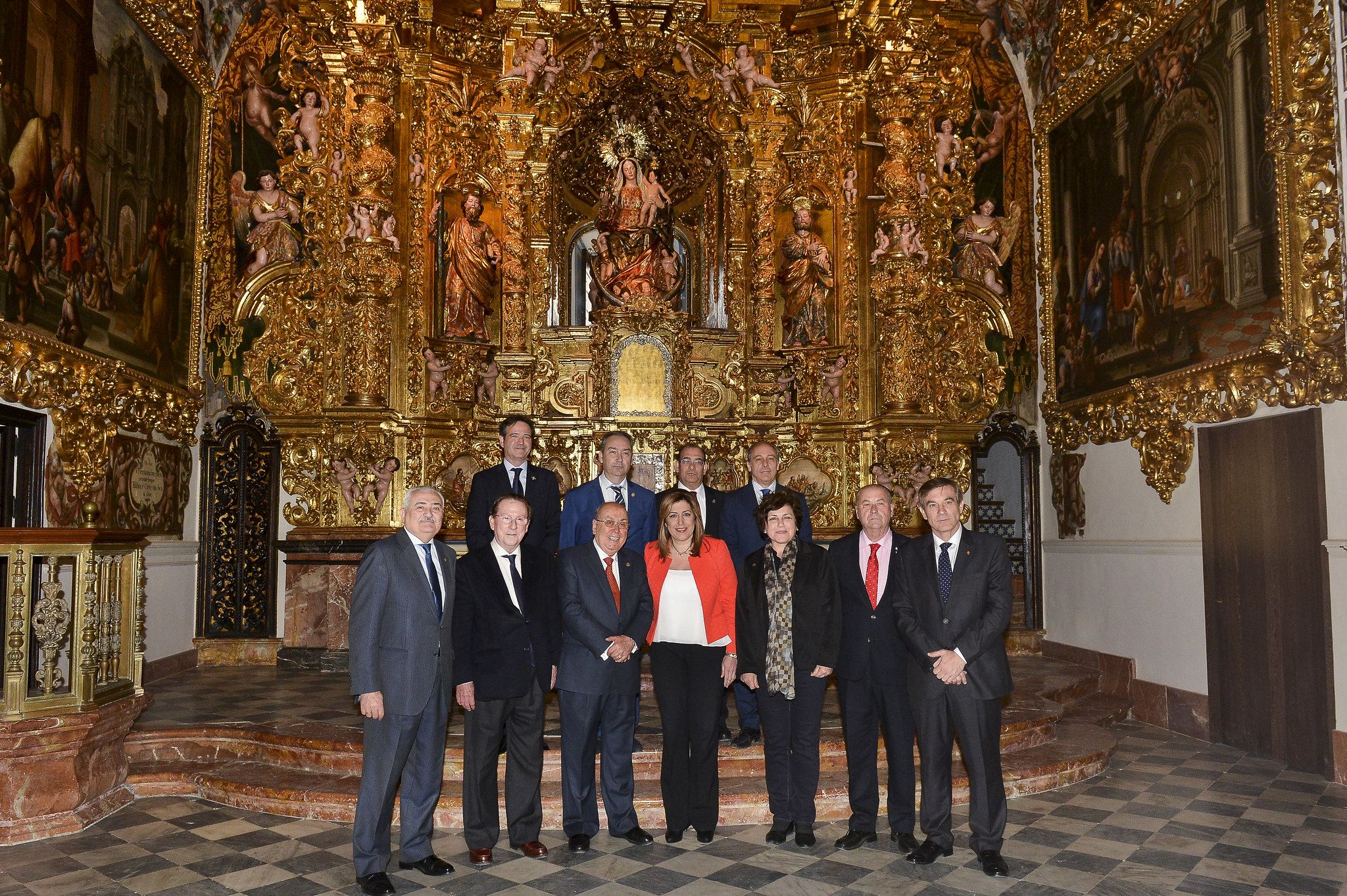 En 2016, primera reunión con la junta de Andalucía; en la imagen los dirigentes cofrades, en el palacio de San Telmo, con Susana Díaz.