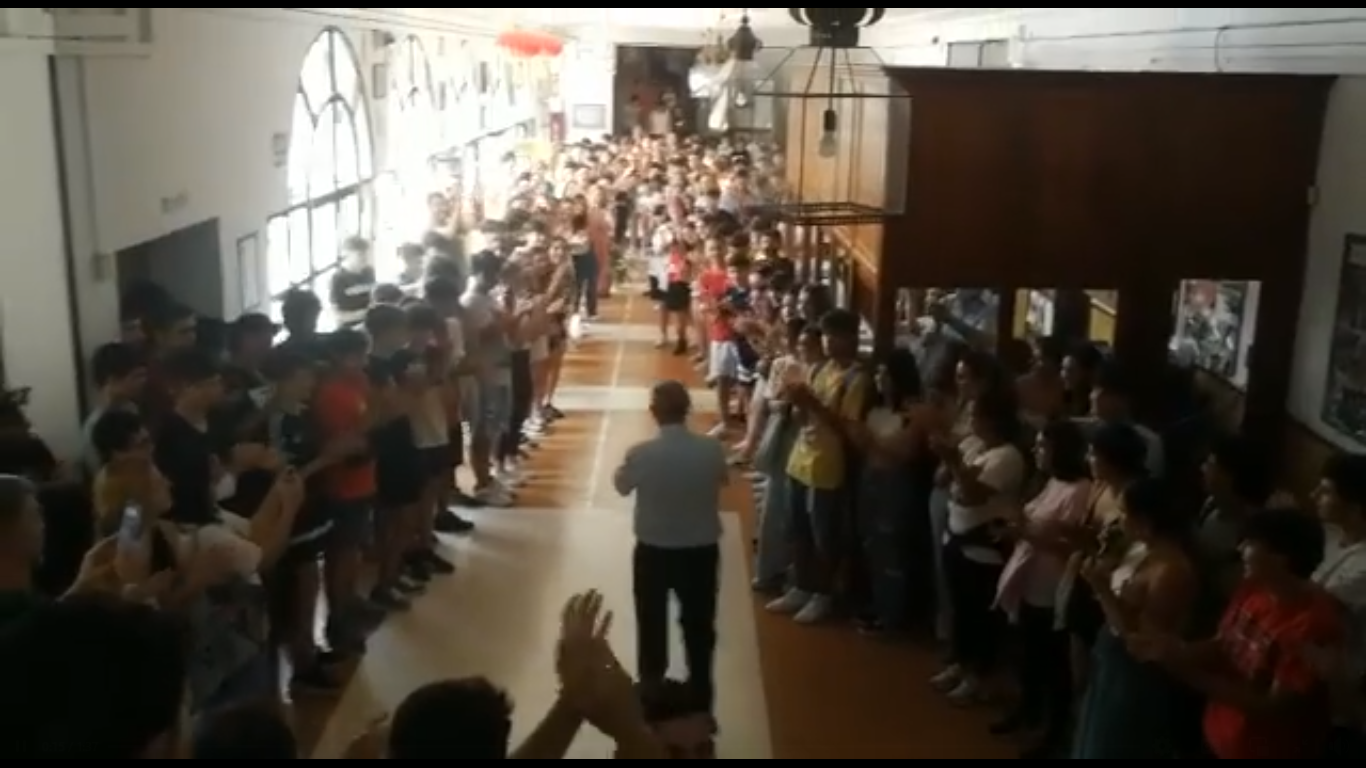 Despedida del bedel del IES Luis Coloma.