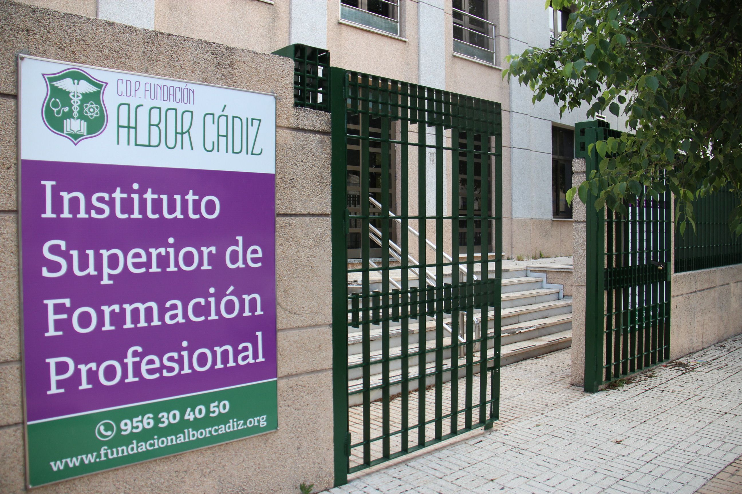 Fachada del centro Fundación Albor Cádiz. FOTO: FUNDACIÓN ALBOR. 